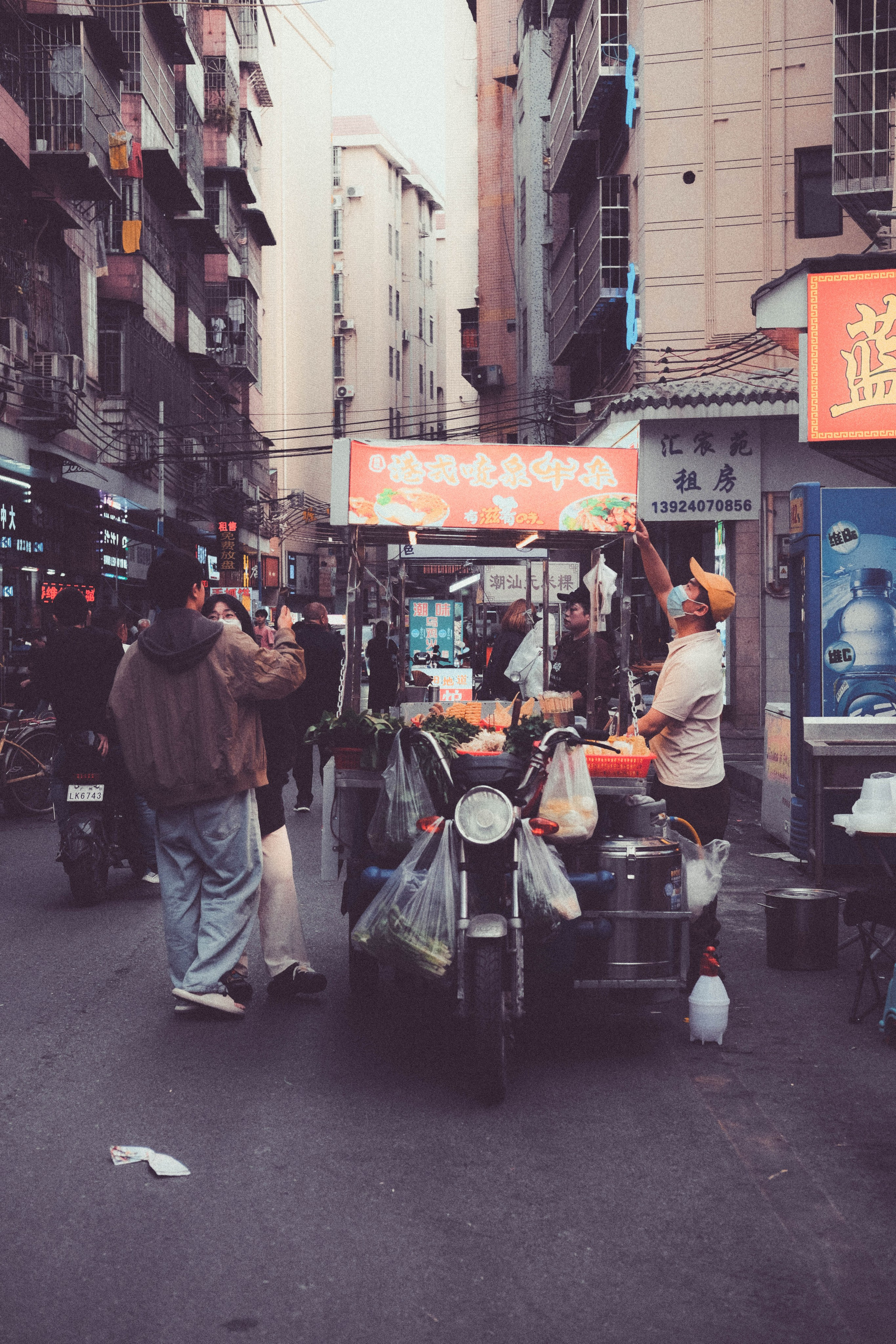 Guangzhou Street Market| Candid Street Photography by Yukophotography | 街头摄影师广州