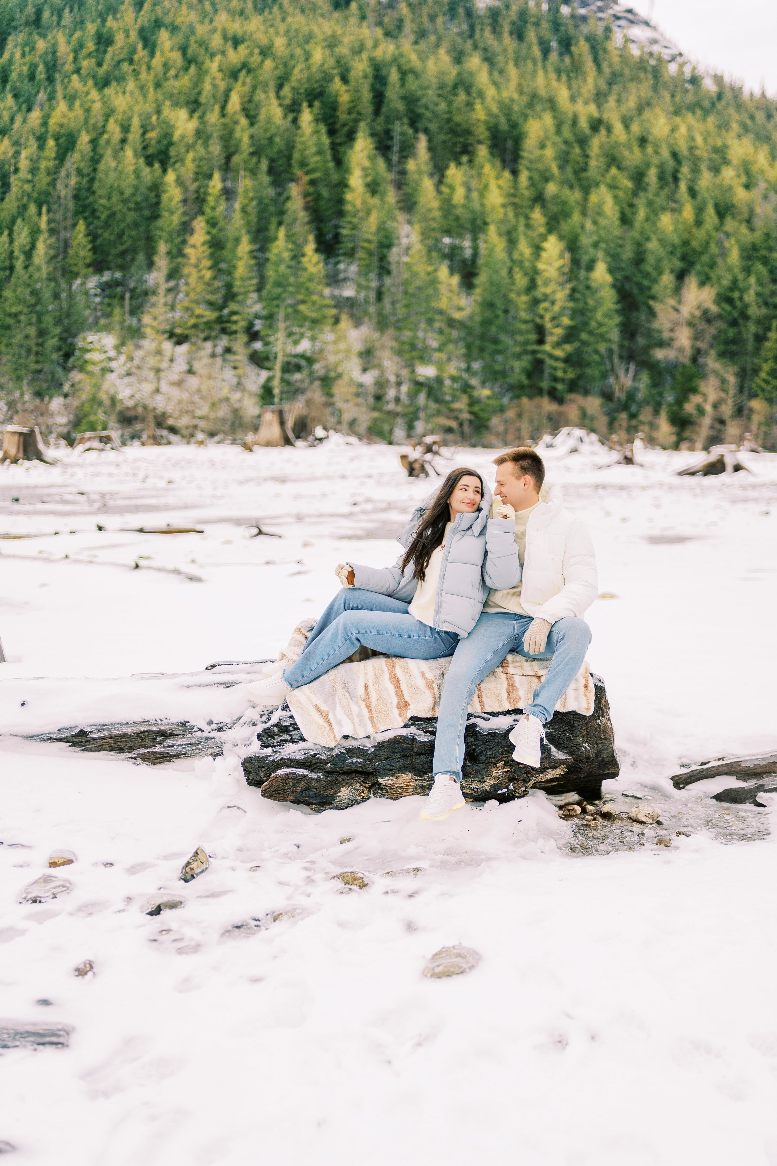 Irina & Bogdan / January 2024. Rattlesnake Lake, WA. EVAN ARISTOV WEDDING PHOTOGRAPHY — Seattle Wedding Photographer