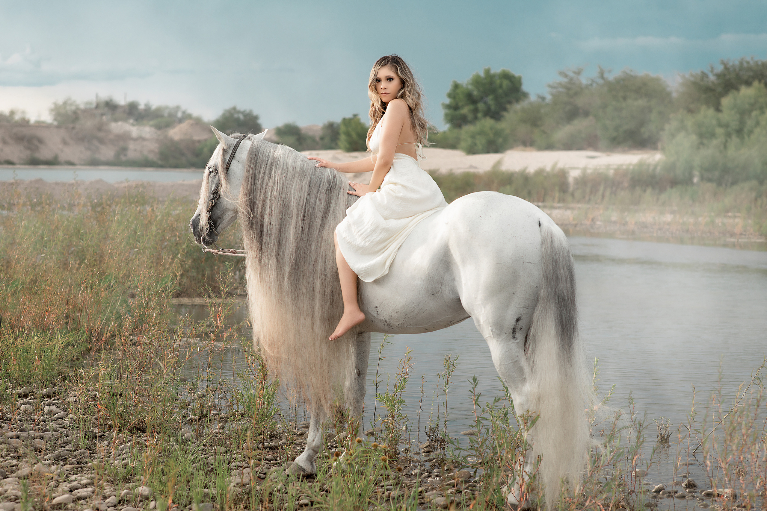 Sesión de cumpleaños con caballos. Rosy. Victoria Castellanos. Photographer in Mazatlán