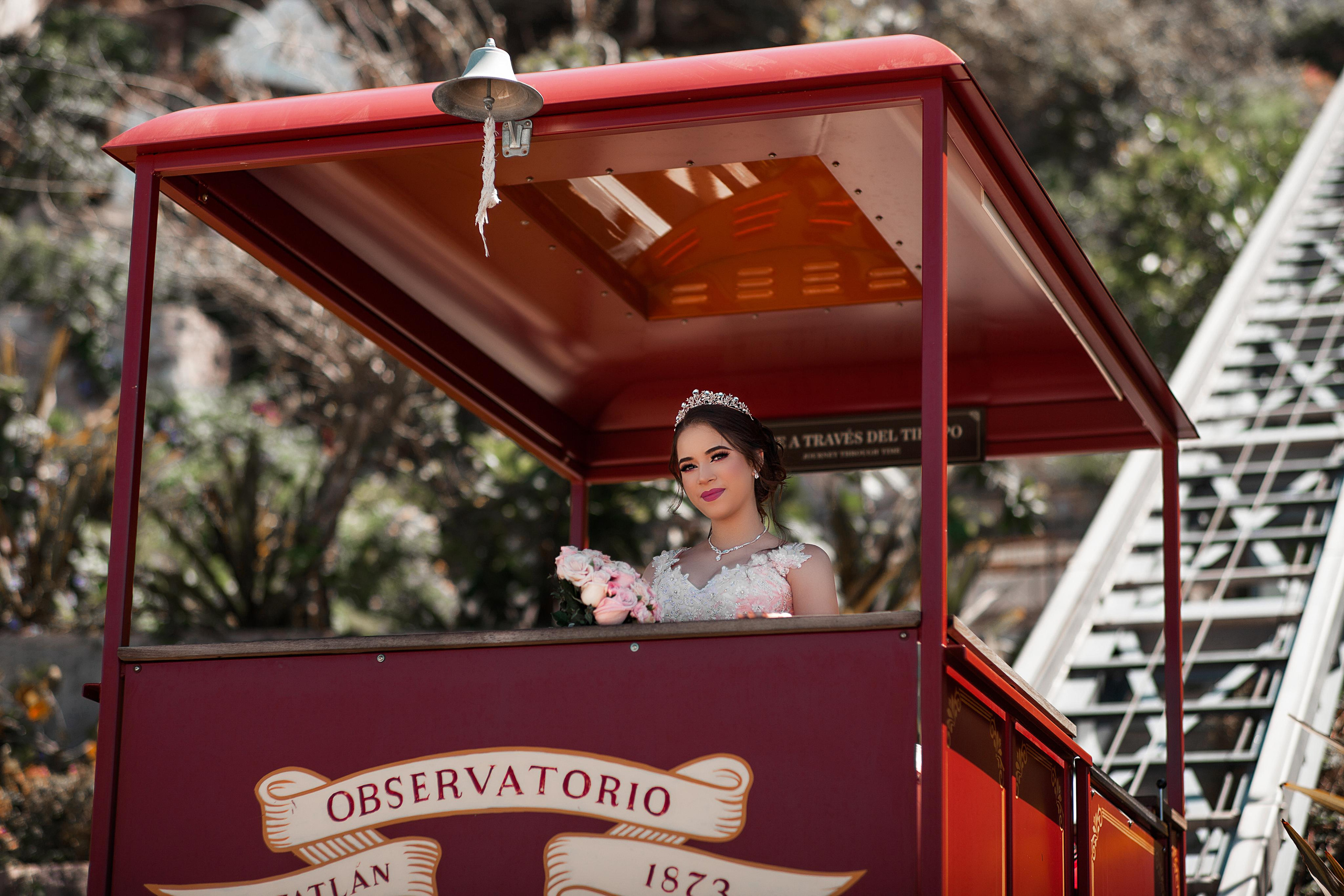 Valeria. Sesión de XV años en Observatorio Mazatlán. Victoria Castellanos. Photographer in Mazatlán