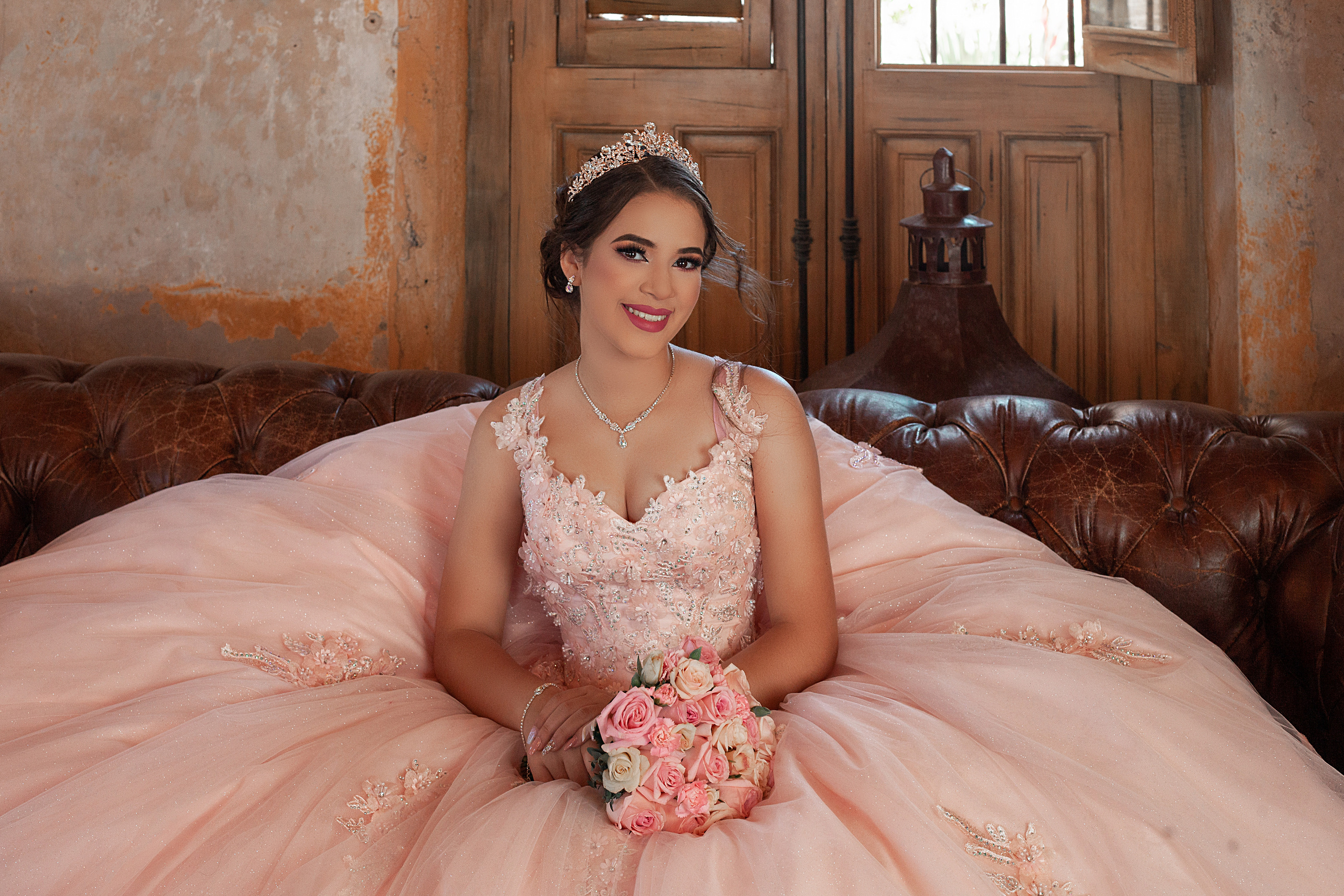 Valeria. Sesión de XV años en Observatorio Mazatlán. Victoria Castellanos. Photographer in Mazatlán