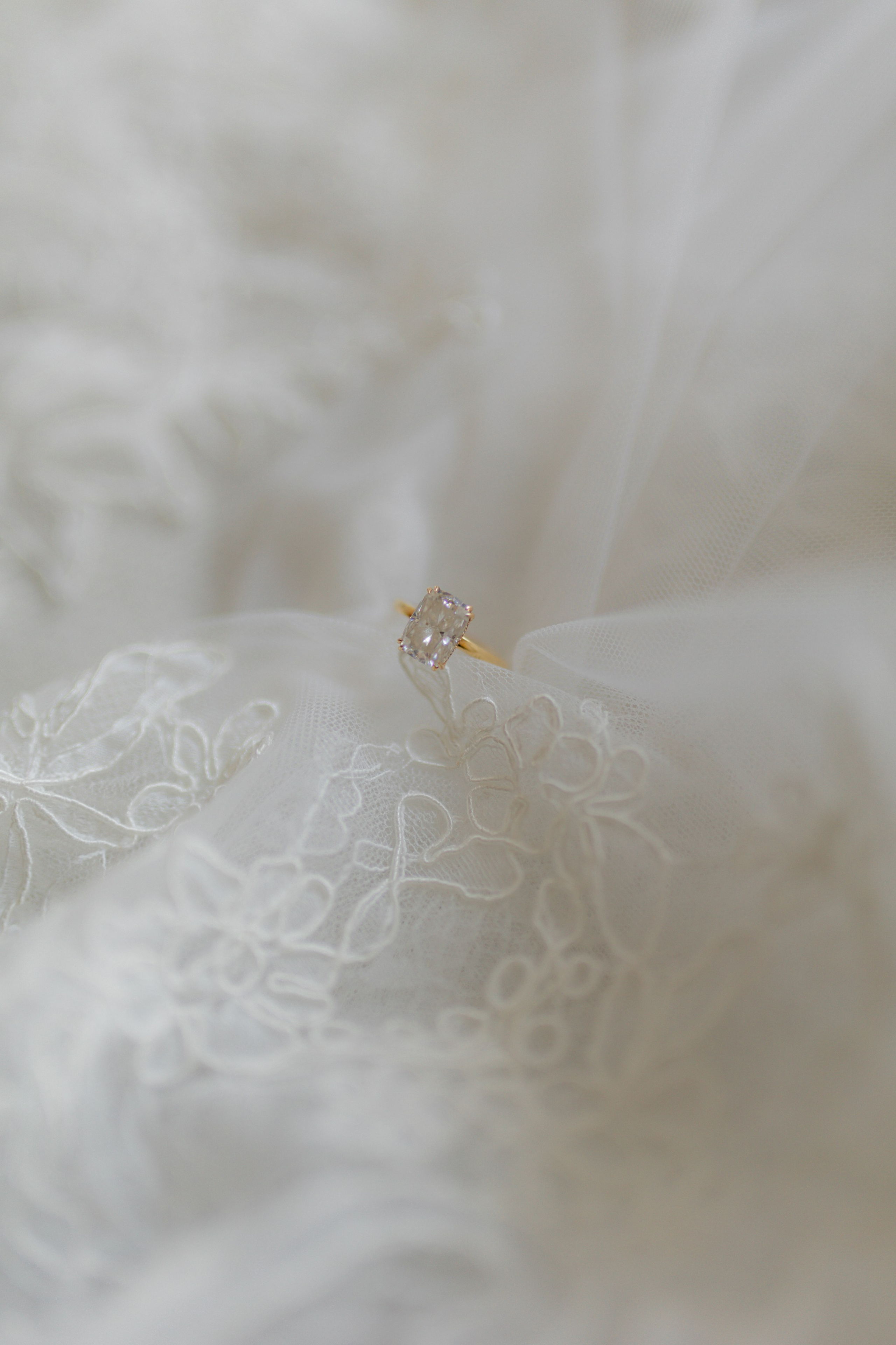 Elegant Castle Wedding in Austria | Alwin & Ruth’s Fairytale Celebration. Wedding photographer and videographer based in Timisoara, Romania