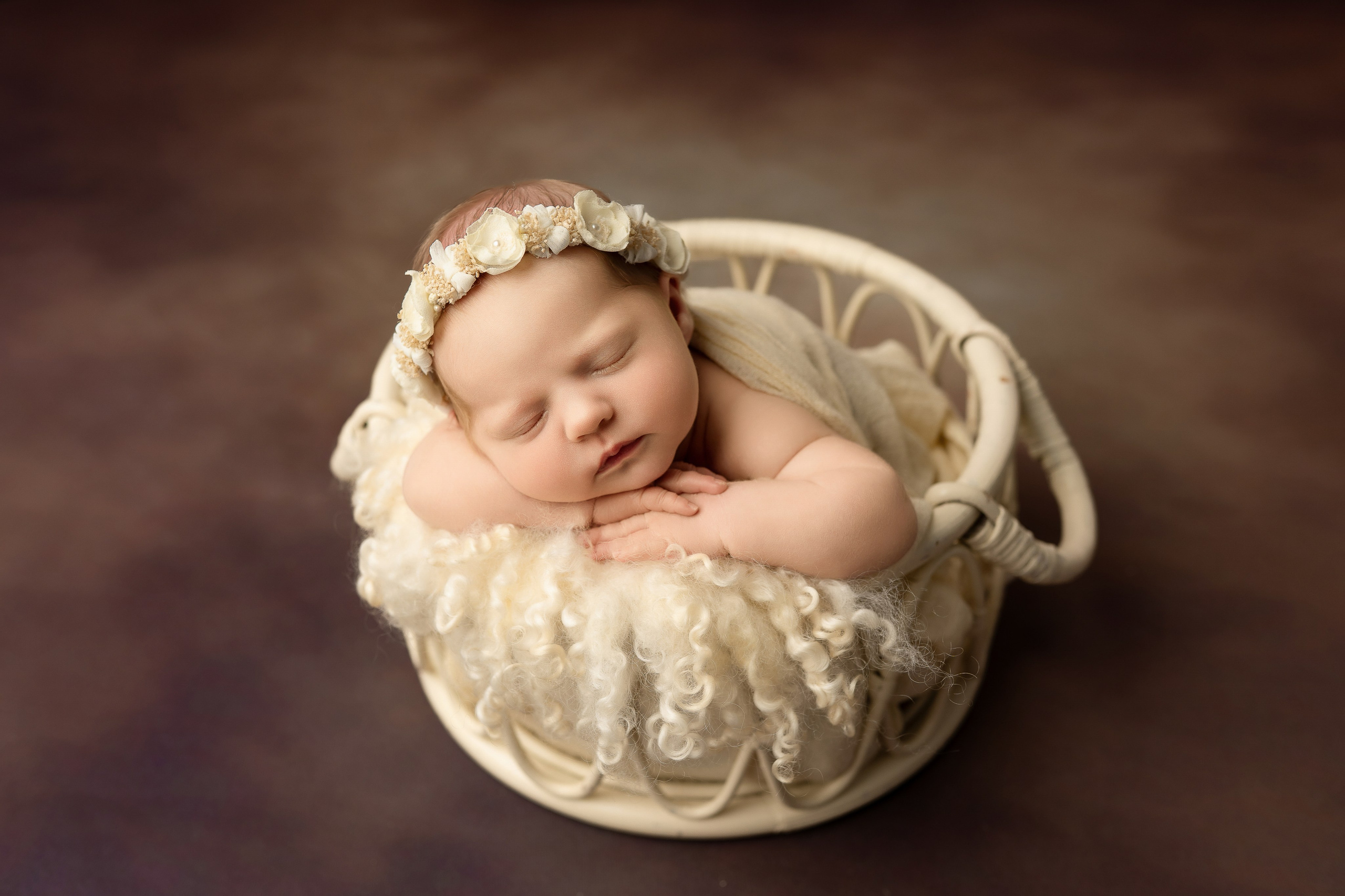 Esu Aleksandra naujagimių ir kudikių fotografė iš Vilniaus