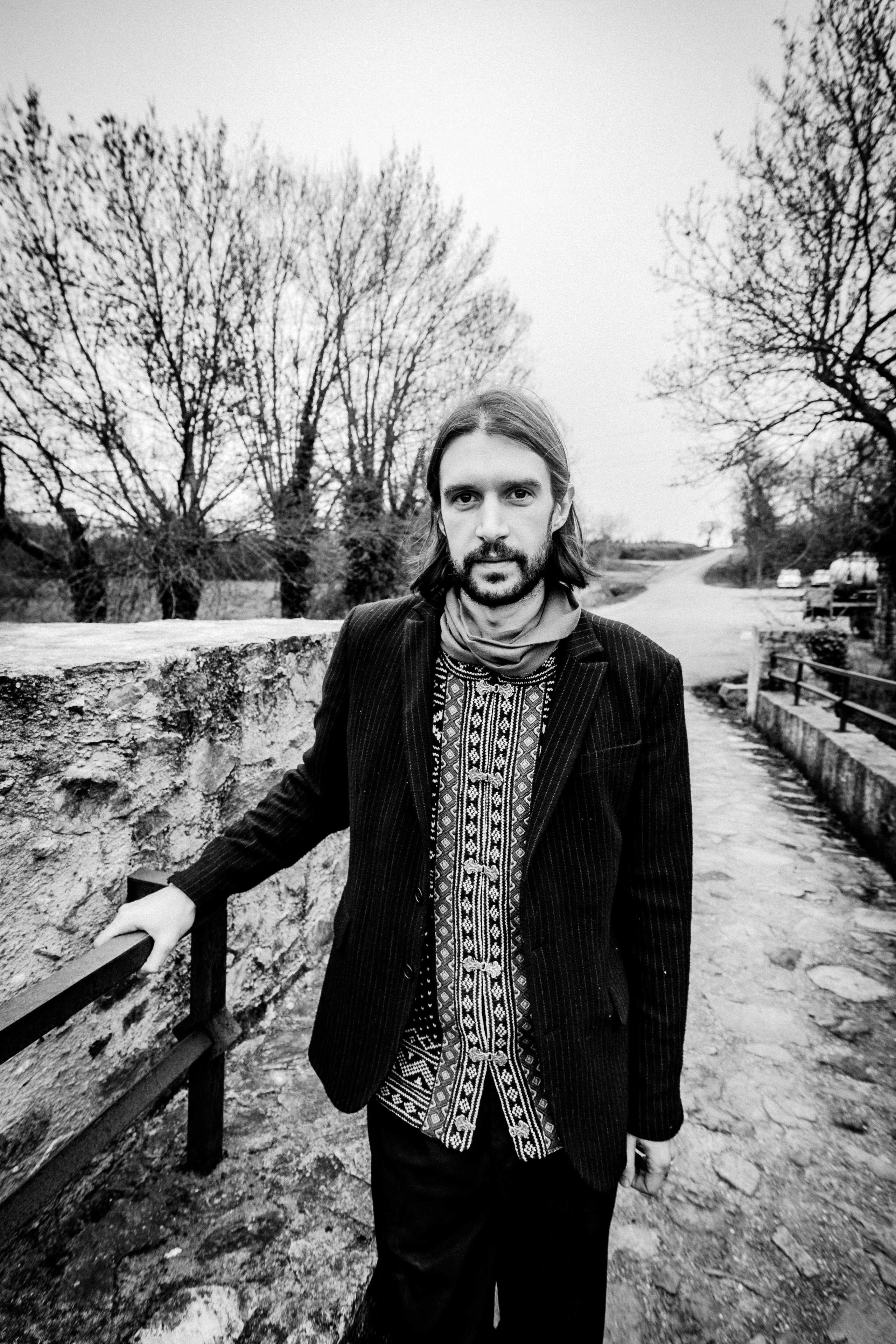 Photos d’artiste Alexis Paul. Photographe professionnelle à Poitiers, Tours et Châtellerault | Studio photo entre Poitiers et Tours – portraits, familles, entreprises, ma