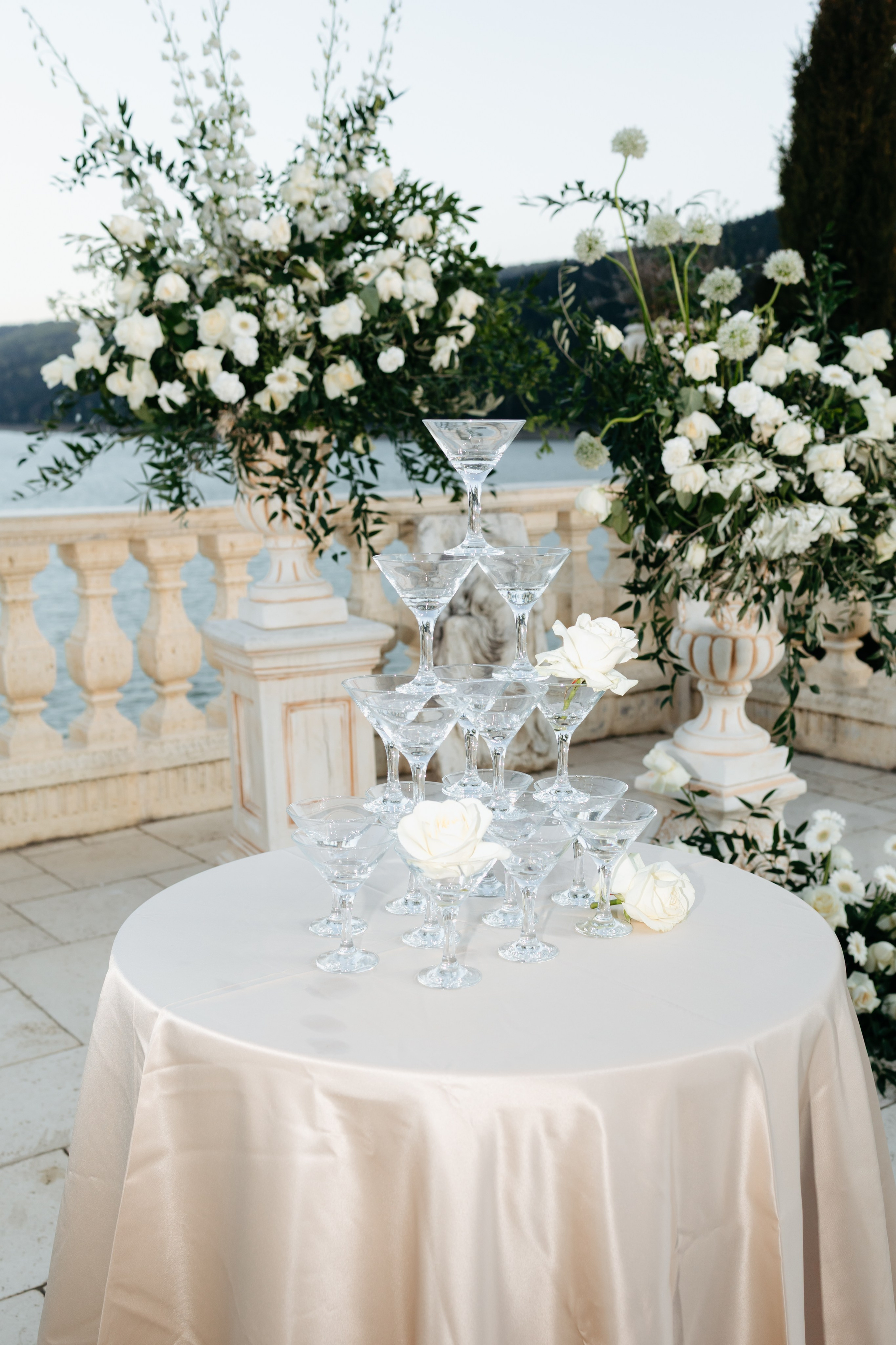 PORTFOLIO. Wedding Photographer Editorial Storytelling Cluj, Romania & Europe|Lore Photography