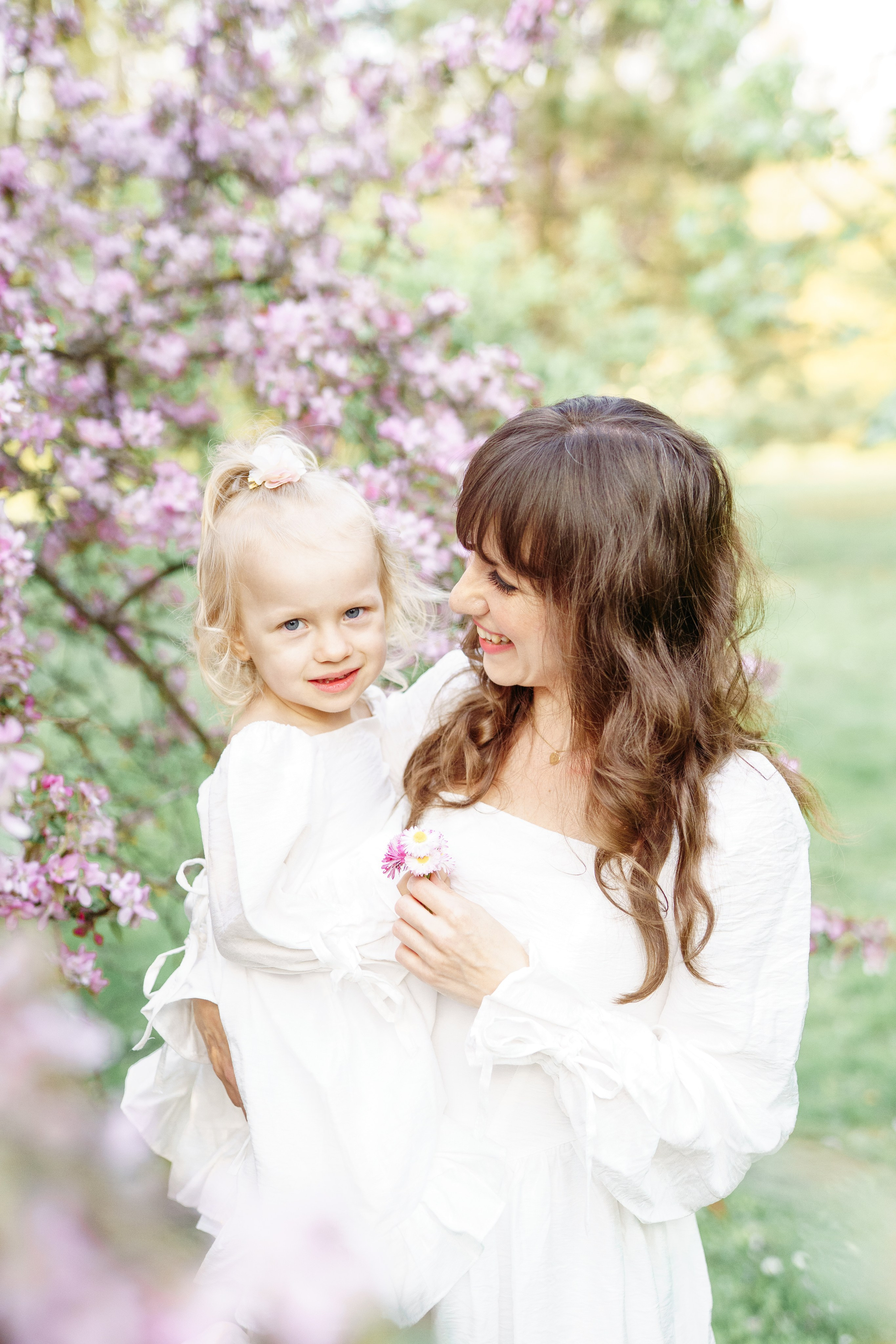 Sesja w plenerze. Fotograf Łódź - sesja ciążowa, noworodkowa, dziecięca. Studio w Łodzi