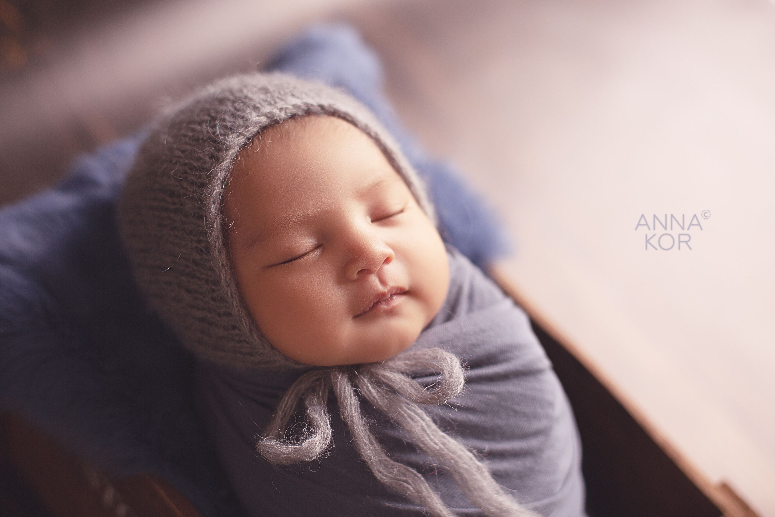 ANNA KOR Newborn Photographer in the UAE