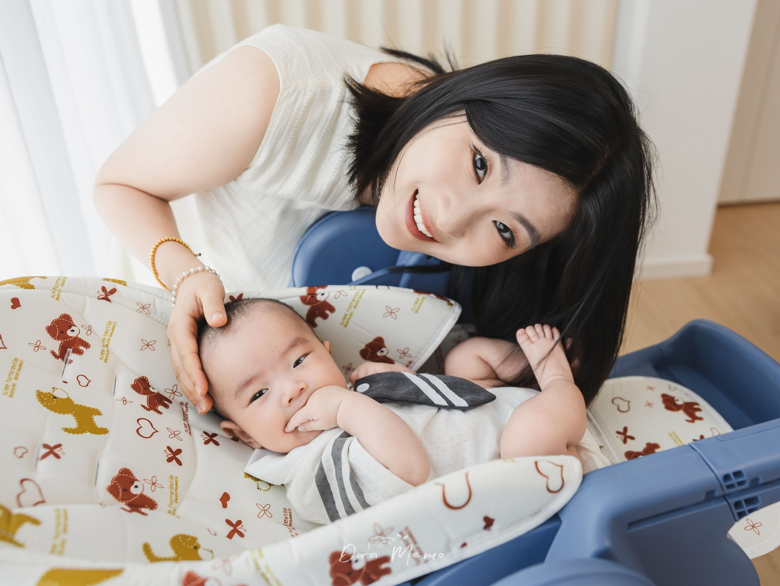 100-Day Baby Photos at Home | Shanghai Family Photographer