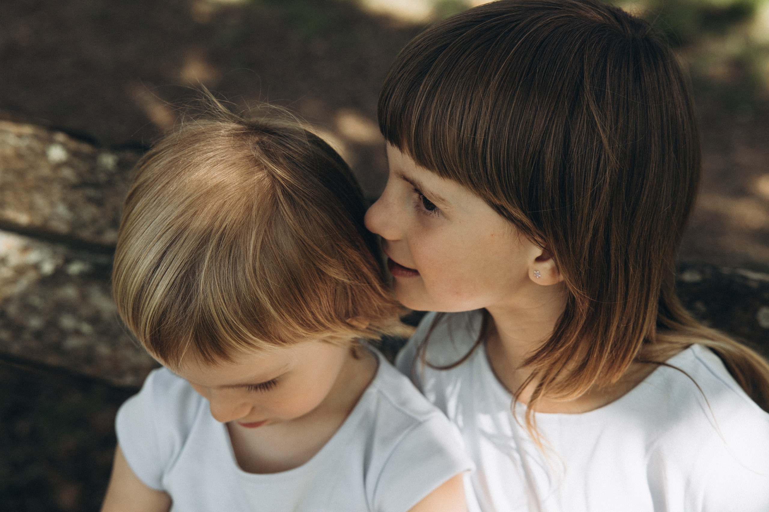 Séance photo en famille Forêt de Bouconne. Eugénie Smirnova — photographe à Toulouse et dans le sud-ouest de la France