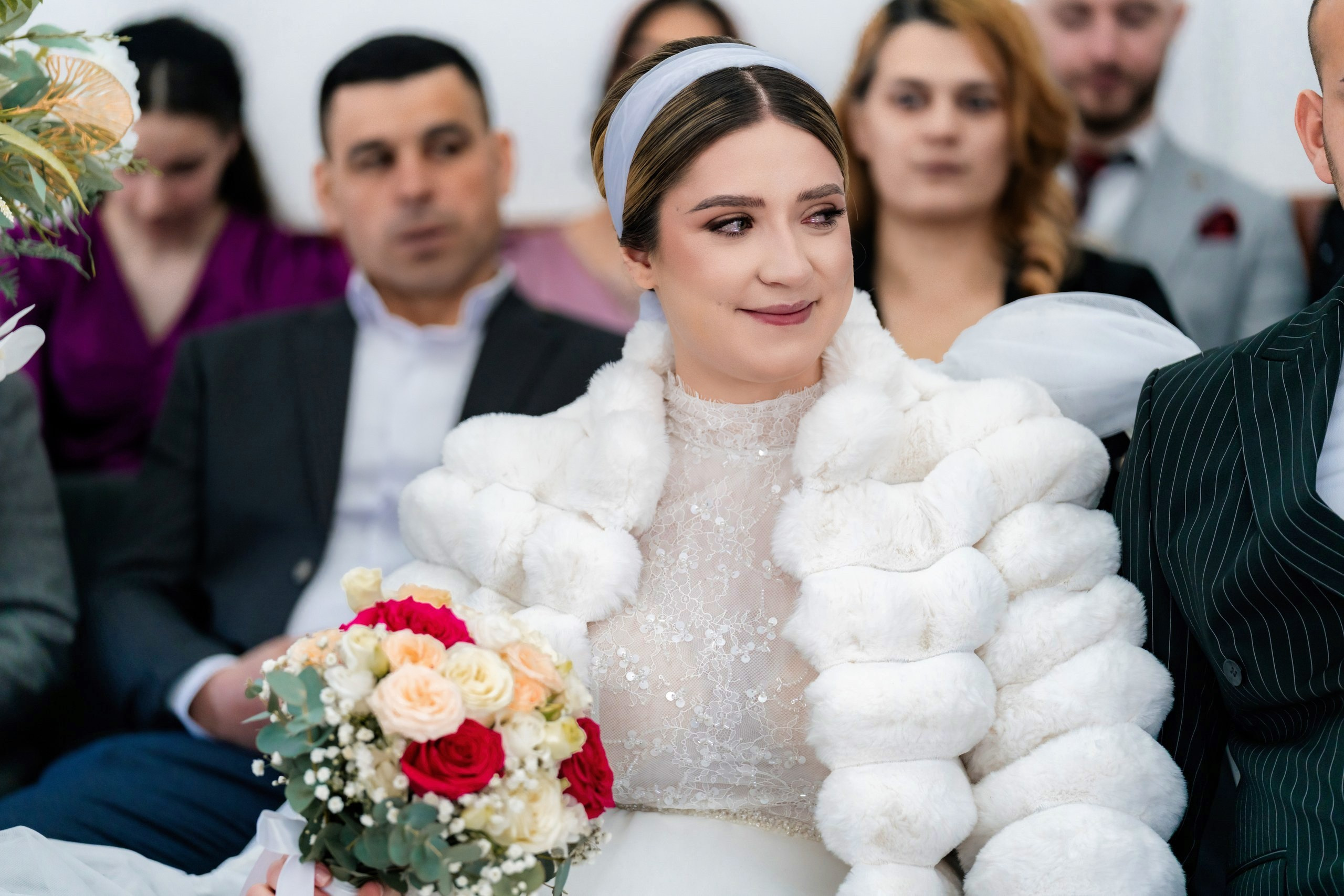 Fotograf nuntă Târgu Neamț – Samuel și Roxana, fotografie autentică realizată de AlinoFotoStudio 2. Fotograf nuntă Iași, Bacău, Suceava și Botoșani – Alin Chirilă surprinzând momente reale de nuntă 3. Fotografie de nuntă cu emoție și credință – AlinoFotoStudio, fotograf povestitor 4. Fotograf profesionist nuntă în Moldova – cadre naturale și pline de emoție 5. Alin Chirilă fotograf nuntă – poveste reală surprinsă prin fotografie 6. Fotograf nuntă cu stil documentar – momente autentice din ziua nunții Pregătiri mireasă acasă – fotografie naturală realizată de Alin Chirilă fotograf nuntă 8. Detalii din ziua nunții – fotograf nuntă Iași și Botoșani, AlinoFotoStudio 9. Emoții din dimineața nunții – fotograf profesionist Moldova 10. Cadre autentice din pregătiri – fotograf nuntă Suceava și Bacău Ceremonie religioasă nuntă – moment emoționant surprins de fotograf Alin Chirilă 12. Nuntă cu valori creștine – fotografie din biserică realizată cu discreție 13. Rugăciune și emoție în ziua nunții – fotograf nuntă Târgu Neamț 14. Legământ în fața lui Dumnezeu – fotografie de nuntă autentică 15. Fotograf nuntă biserică – momente sincere și pline de semnificație Petrecere de nuntă – cadre naturale realizate de AlinoFotoStudio 17. Bucurie și dans la nuntă – fotograf nuntă Iași și împrejurimi 18. Momente autentice de la restaurant – fotograf nuntă Bacău Suceava 19. Atmosferă de nuntă surprinsă discret – Alin Chirilă fotograf -AlinoFotoStudio – fotograf nuntă cu abordare naturală și emoțională 21. Alin Chirilă fotograf – povestitor prin fotografie de nuntă 22. Fotograf nuntă în Moldova – stil documentar și autentic 23. Fotografie de nuntă sinceră și elegantă – AlinoFotoStudio- Fotograf nuntă Iași Bacău Suceava Botoșani – Alin Chirilă AlinoFotoStudio 26. Fotograf nuntă Târgu Neamț și Moldova – fotografie profesională de eveniment 27. Fotograf nuntă cu valori creștine și stil documentar – AlinoFotoStudio - Alin Chirilă – AlinoFotoStudio Fotograf nuntă Iași • Bacău • Suceava • Botoșani - Samuel & Roxana, Târgu Neamț -Momente reale, trăite sincer și păstrate pentru totdeauna.