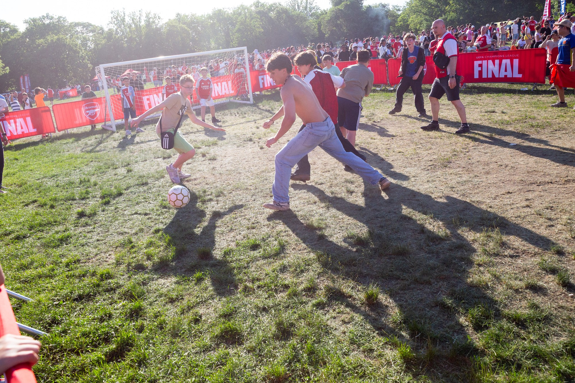 UEFA Champions League Final. Arsenal vs PSG. Budapest 2026. Arsenal Fan Zone. Photographer in Budapest — Yura Knyazev