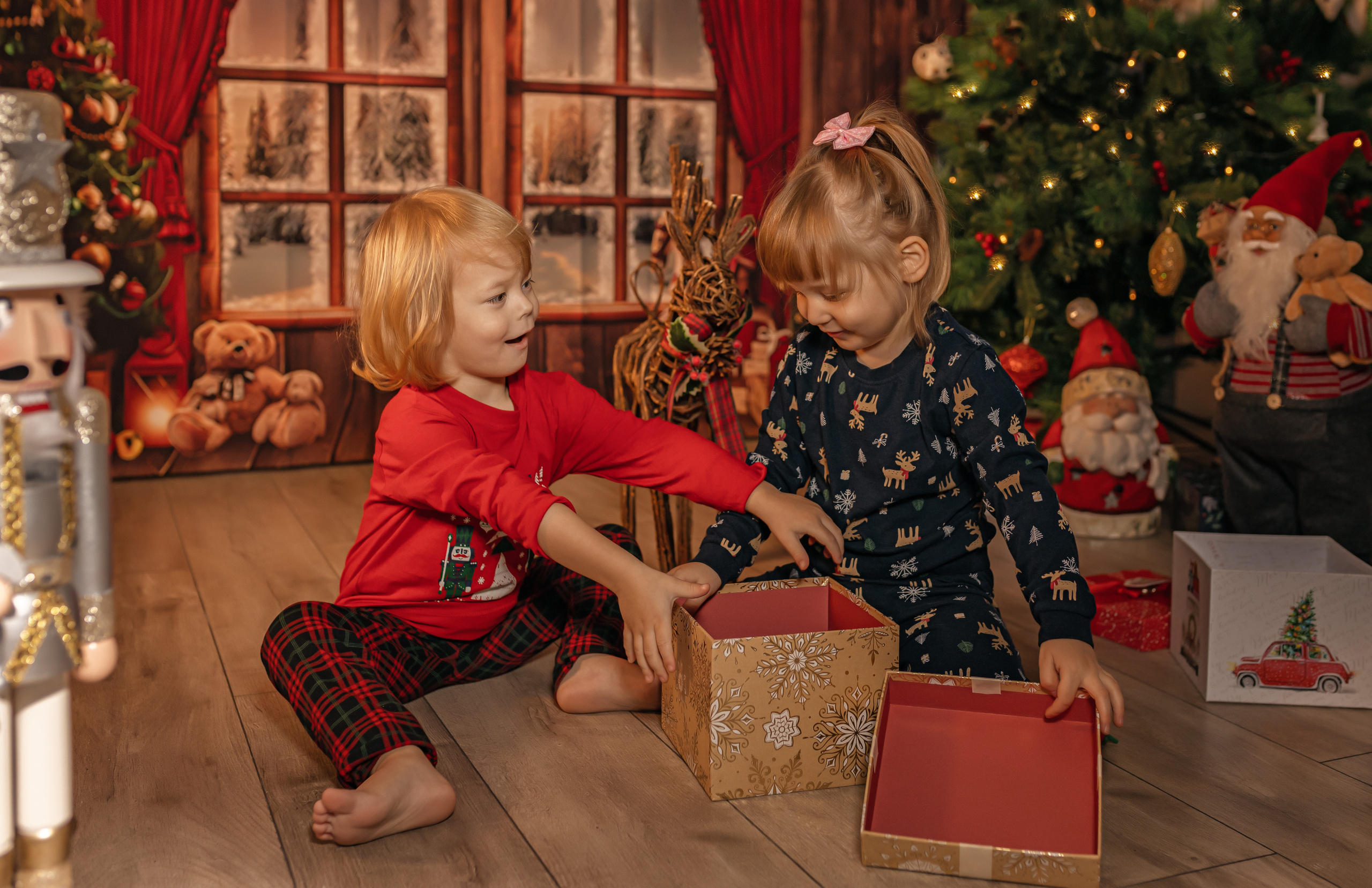 Zauberhafte weihnachtliche Kinder und Familienfotos