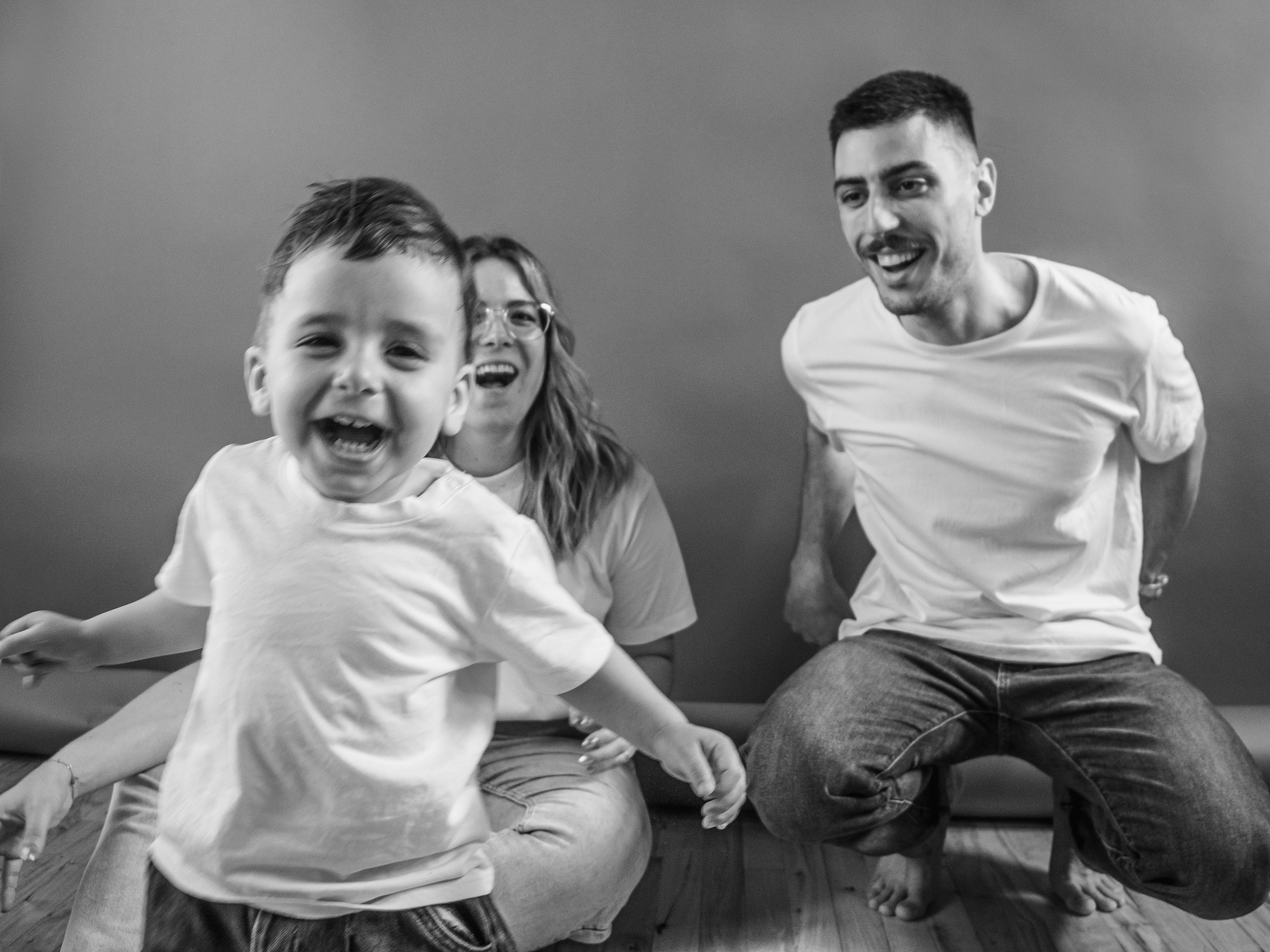 Photographe de Famille à Montréal. Mimosa Studios — Maternity & Family Photographer in Montreal