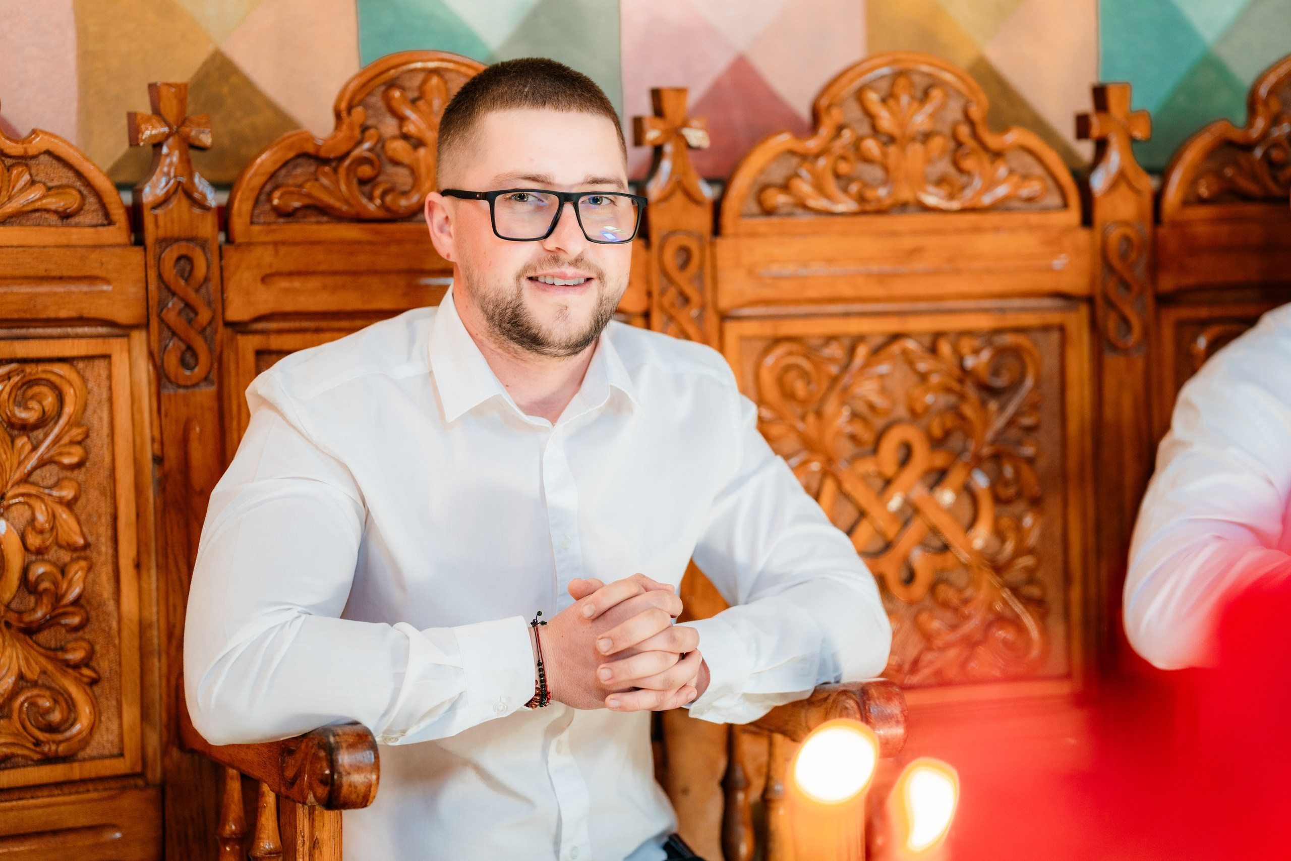 - Preotul ținându-l pe micuțul Mathias Gabriel la botez, în biserica Înălțarea Domnului, Copălău  - Detalii de la botezul lui Mathias – lumânare, trusou și icoană  - Familia lui Mathias Gabriel alături de micuț, în ziua botezului  - Portret emoționant cu mama și bebelușul în brațe, în biserică,fotograf profesionist evenimente Botoșani, Iași, Suceava, Fălticeni, Bacău, Pașcani, Roman - AlinoFotoStudio by Alin Chirilă - servicii foto nuntă, botez, cununie, ședințe foto creative, albume personalizate, fotografii emoționante și calitative pentru cele mai importante momente din viață,fotograf nuntă Botoșani Alin Chirilă,  ședință foto botez Iași - AlinoFotoStudio,  servicii fotograf profesionist evenimente Suceava,  fotograf cununie civilă Fălticeni - Alin Chirilă,  album foto nuntă personalizat Bacău.“Bebeluș botezat în biserică, ținut în brațe de nași”	•	“Detaliu cu lumânarea de botez decorată cu flori albe”	•	“Părinți emoționați alături de copilul lor la ceremonia de botez”	•	“Masa festivă de botez cu decor tematic și tort personalizat”	•	“Momentul în care preotul toarnă apă sfințită pe fruntea bebelușului”	“Bebeluș în rochie albă de botez, zâmbind în brațele mamei”	•	“Detaliu cu cruciulița de botez așezată pe o pernă de satin”	•	“Părinți și nași aprinzând lumânările în timpul ceremoniei de botez”	•	“Tort de botez decorat cu figurine tematice și numele copilului”	•	“Copil botezat dormind liniștit în pătuțul decorat festiv”	•	“Momentul în care preotul binecuvântează copilul în fața altarului”	•	“Invitați adunându-se în jurul mesei festive la petrecerea de botez”	•	“Bebeluș ținând în mână o jucărie personalizată primită la botez”	•	“Familie fericită pozând împreună după ceremonia de botez”	•	“Decor tematic cu baloane și flori la locația petrecerii de botez” fotograf Botoșani fotograf evenimente fotograf botez Alin Chirila fotograf alinofotostudio.fotograf botez Amelis Maria, fotografie botez Botoșani, fotograf Alin Chirilă, amintiri botez, fotografii botez, botez Amelis Maria, fotograf copii, fotografie botez în Botoșani,