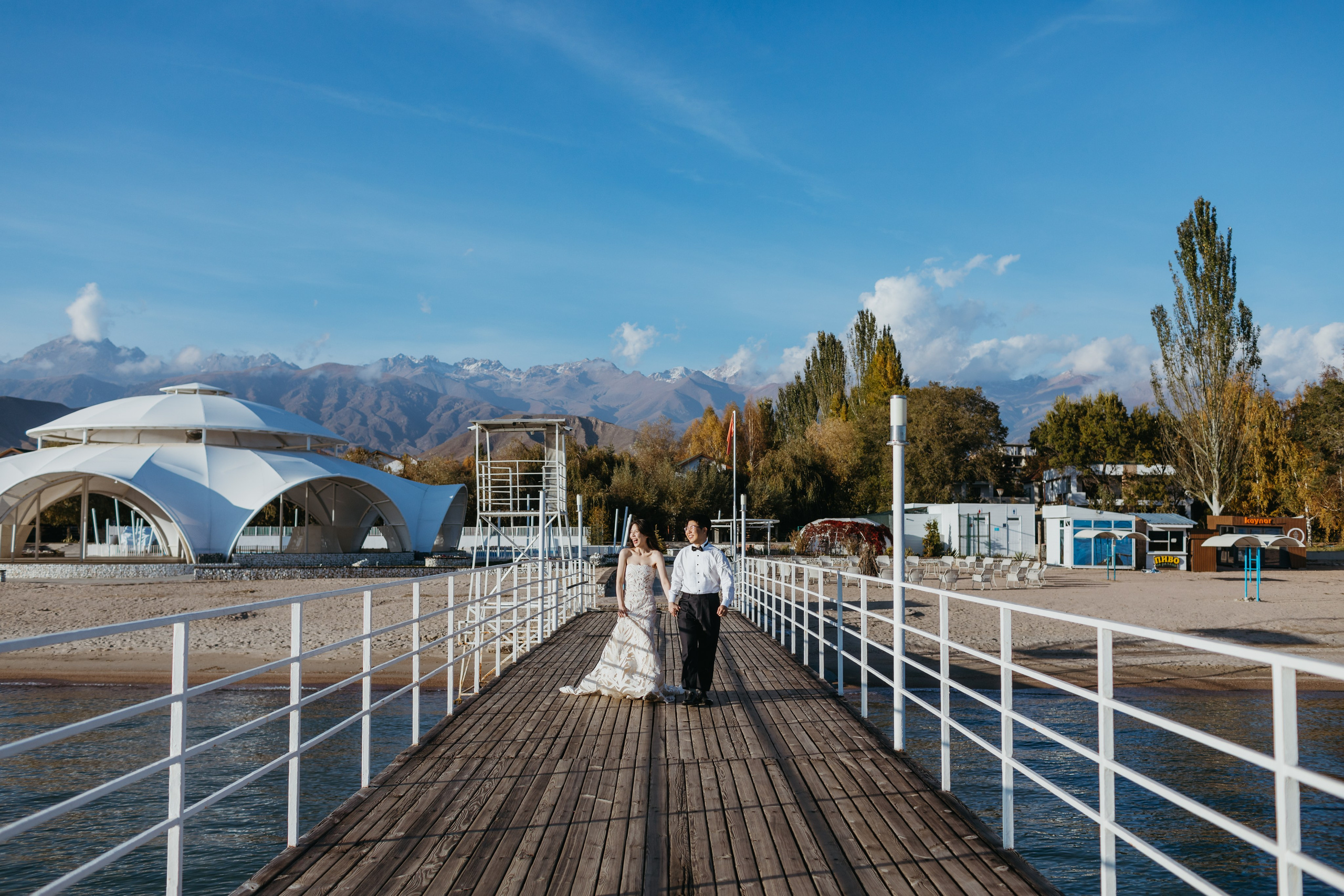 Чесан и Лиса (South Korea) — свадебная фотосессия на Иссык-Куле, пансионат “Каприз” | Chisun & Lisa — Issyk-Kul Lake wedding photos, Capriz. Фотограф в Бишкеке Оксана Шувалова