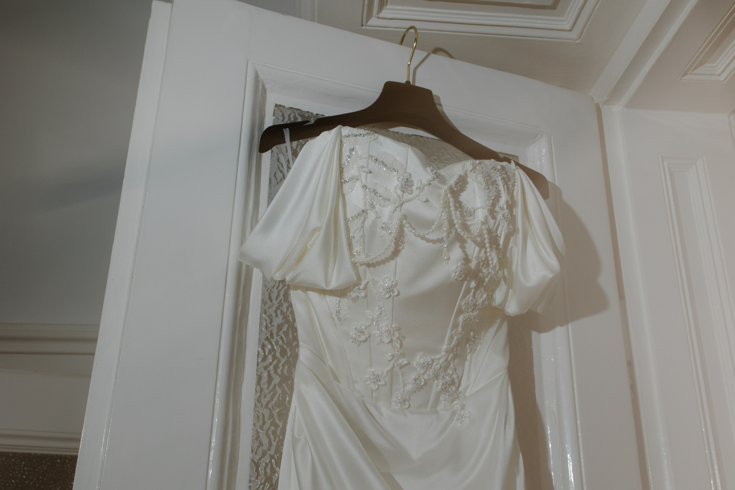 Elegant Castle Wedding in Austria | Alwin & Ruth’s Fairytale Celebration. Wedding photographer and videographer based in Timisoara, Romania