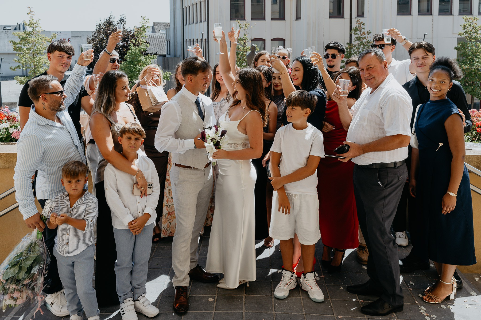 Invitați sărbătorind cununia civilă, fotograf nuntă Belgia