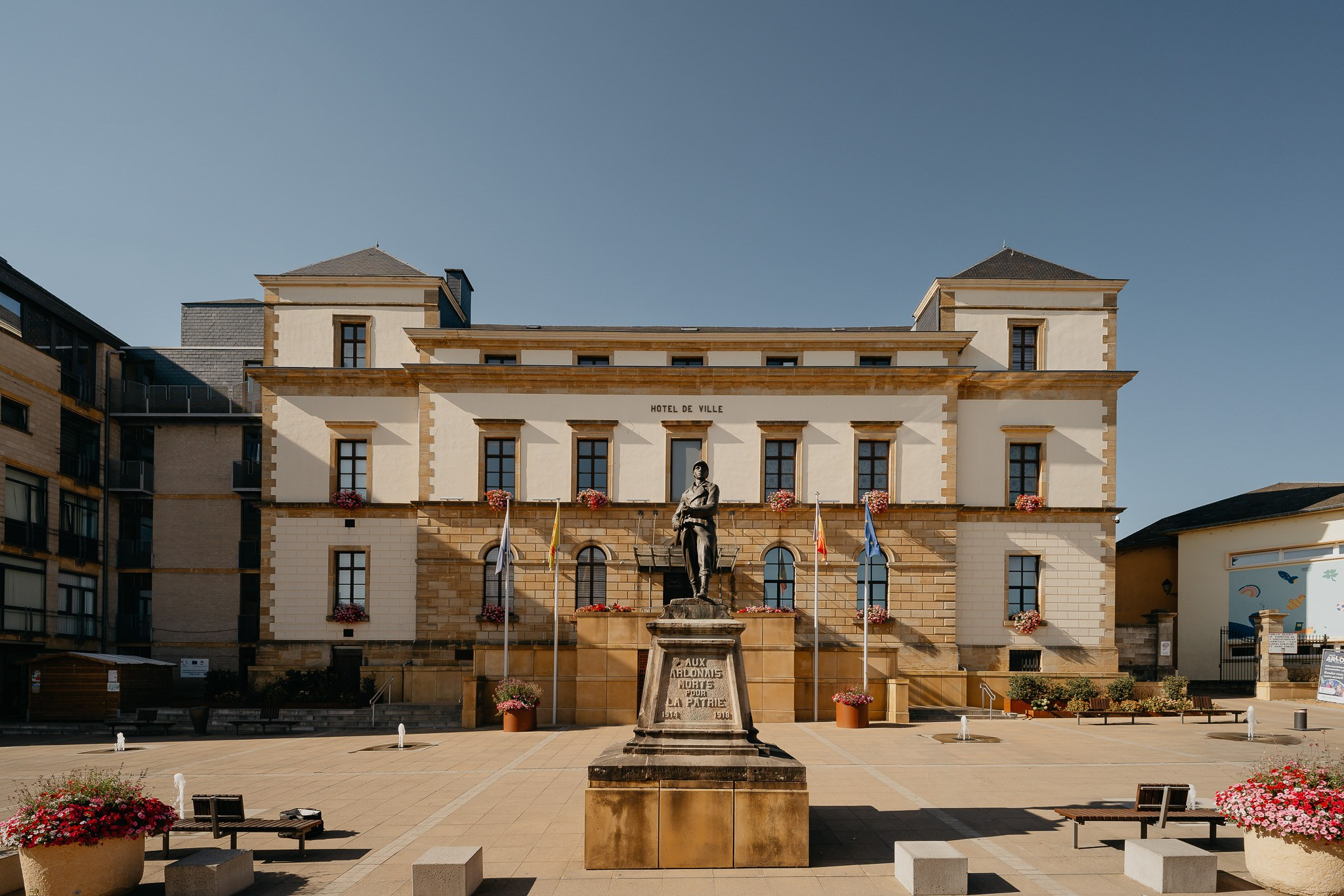 Primăria din Arlon, Belgia, clădire istorică pentru cununie civilă