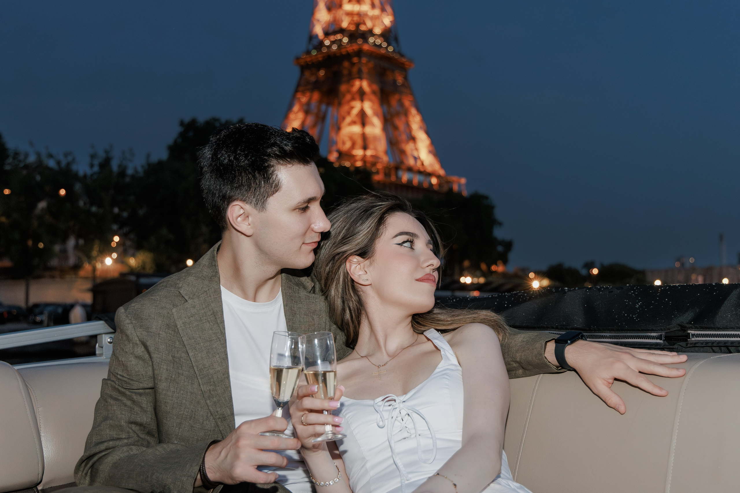 Night Photography in Paris: The Ultimate Luxury Experience for Couples & Proposals. Photographe à Paris