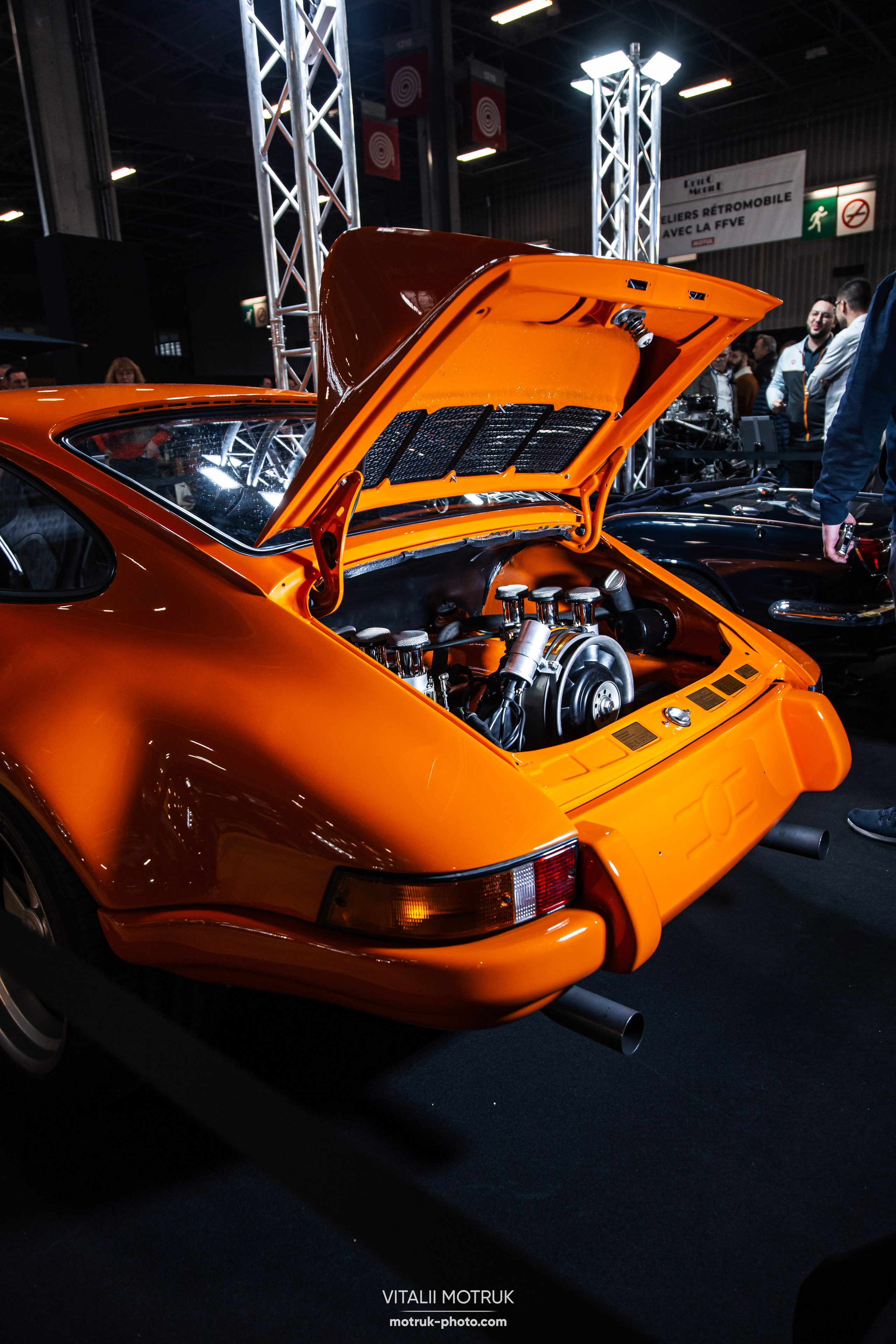 Retromobile 2023. Photographe de voitures à Paris — Vitalii Motruk