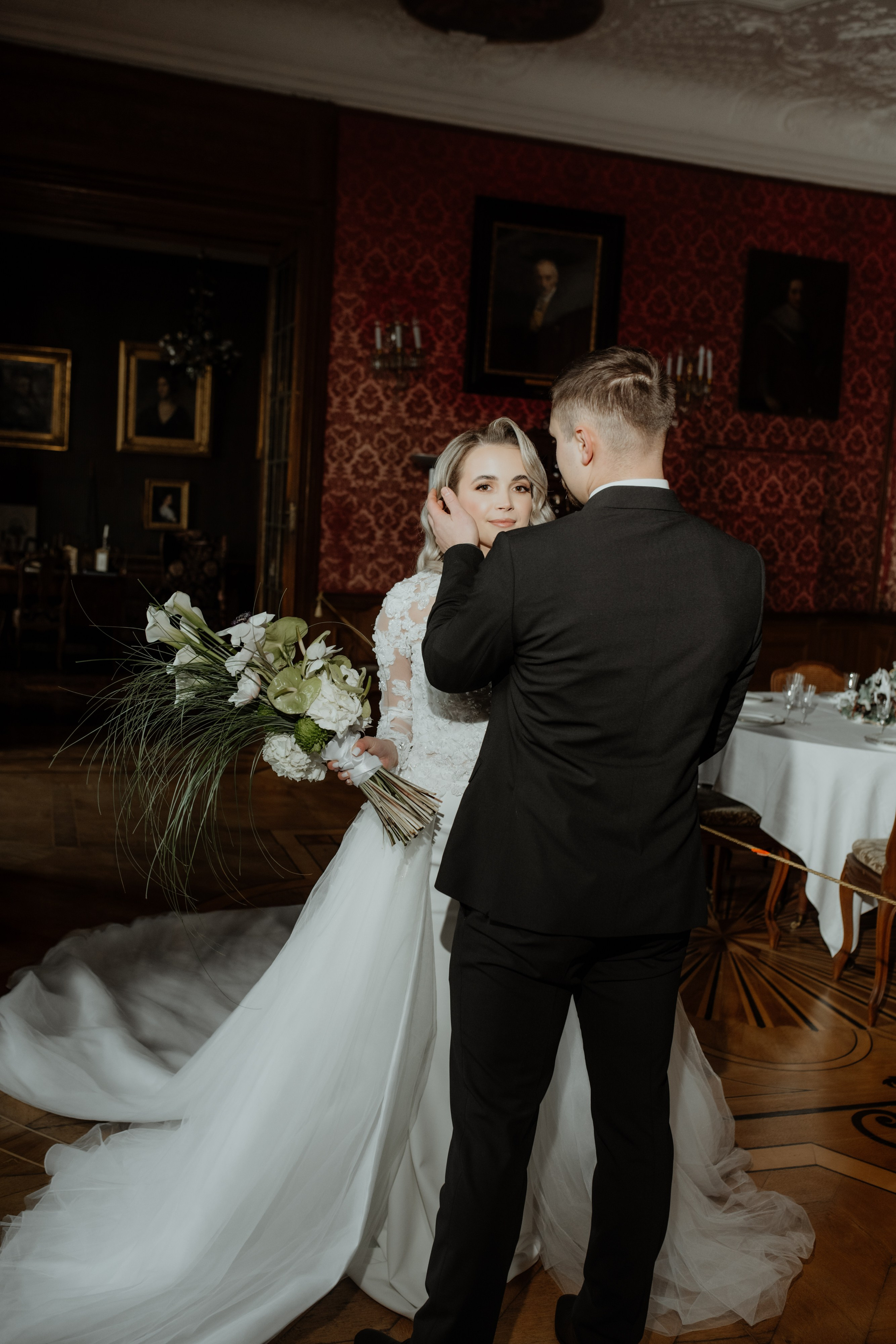 Hochzeit von Celine und Felix im Schloss Schilingsfürst. Anna Saribekyan – Beste Hochzeitsfotografin in Würzburg, Top 10 in Deutschland