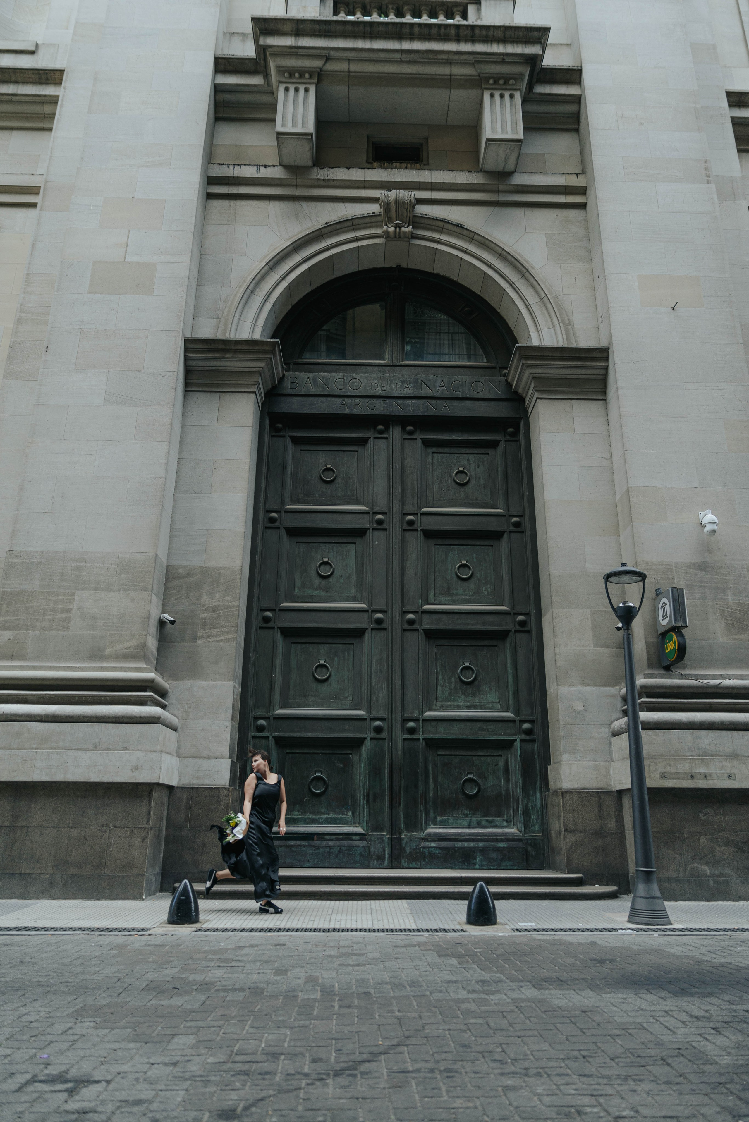 Mom Yana and Mars. Photographer @elmirkami in the city of Buenos Aires