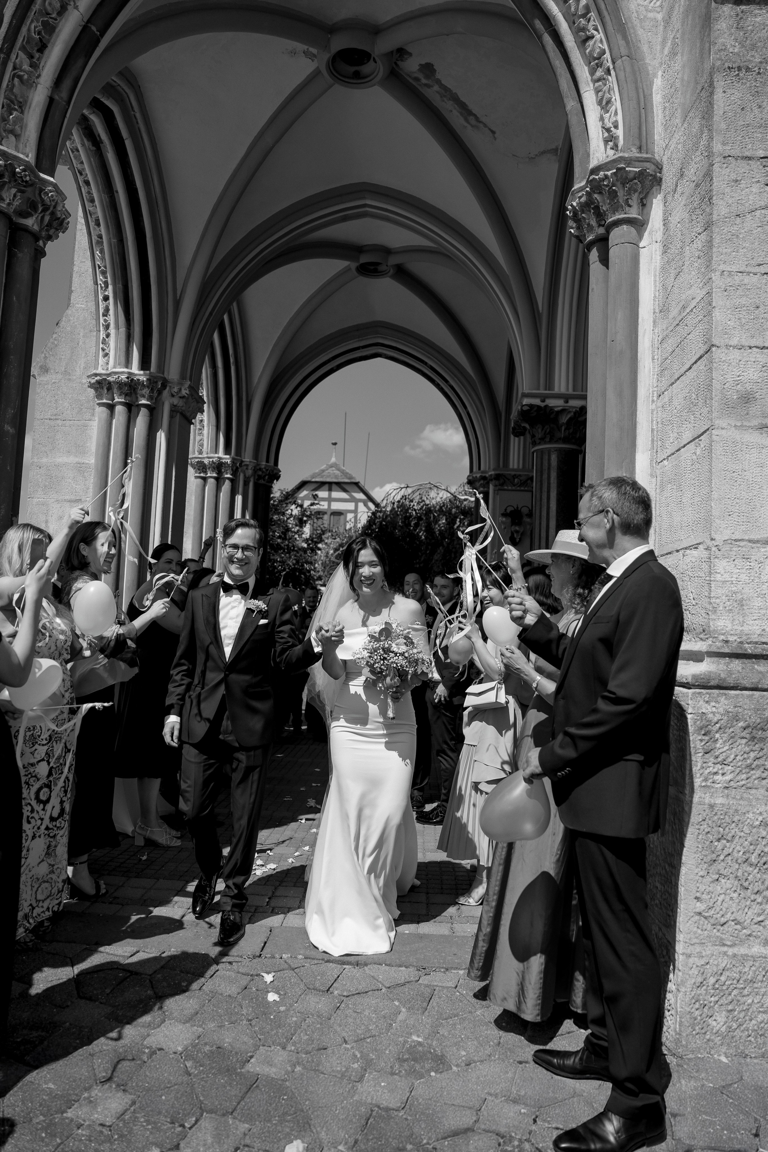 Joann & Hanning’s Timeless Wedding at Schloss Bürresheim | Destination Wedding Photographer. Raw Studio: Capturing Elegant weddings accross Europe
