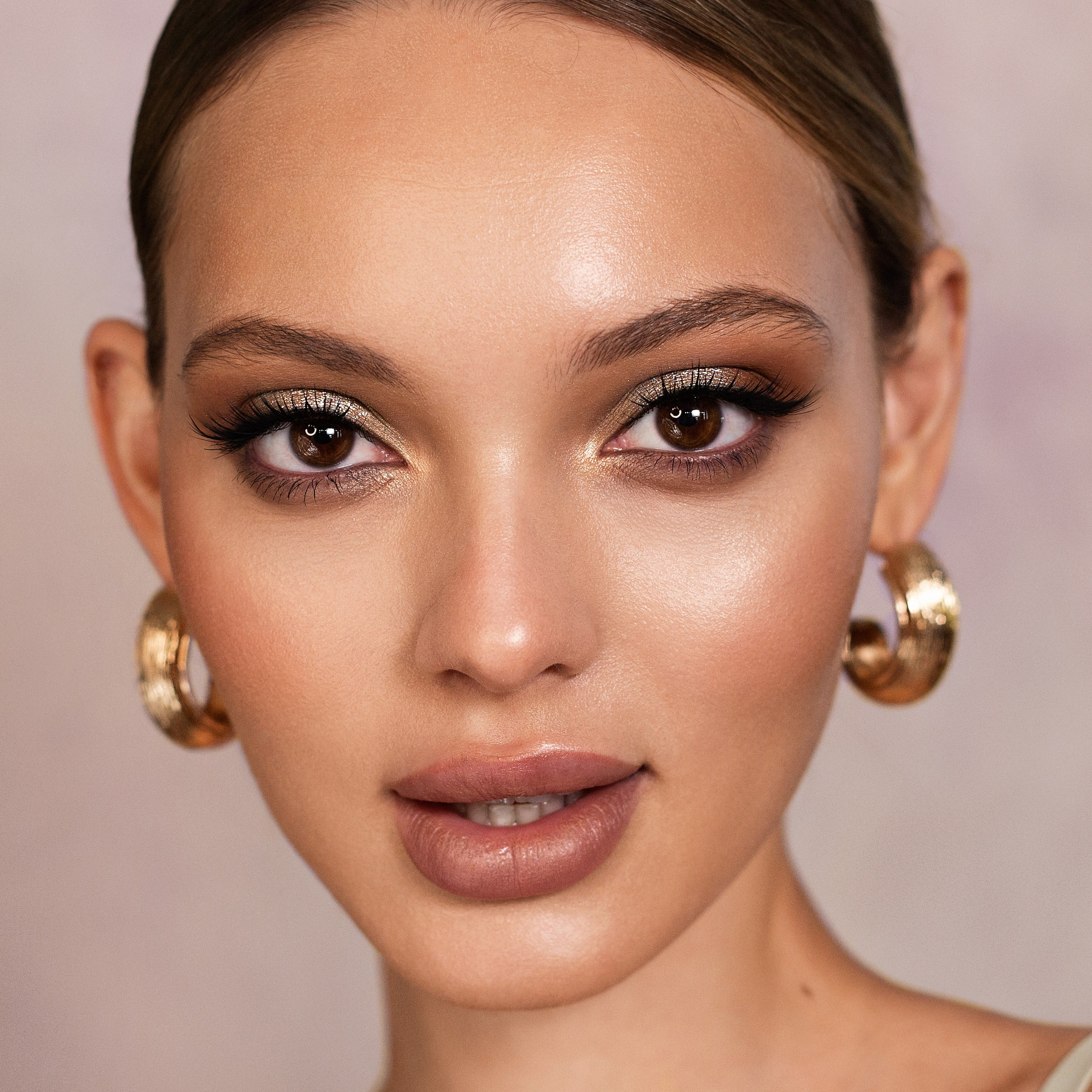 Makeup for photoshoot, engagement photos makeup, professional photosession hairstyling. Makeup artist and Hair stylist in London