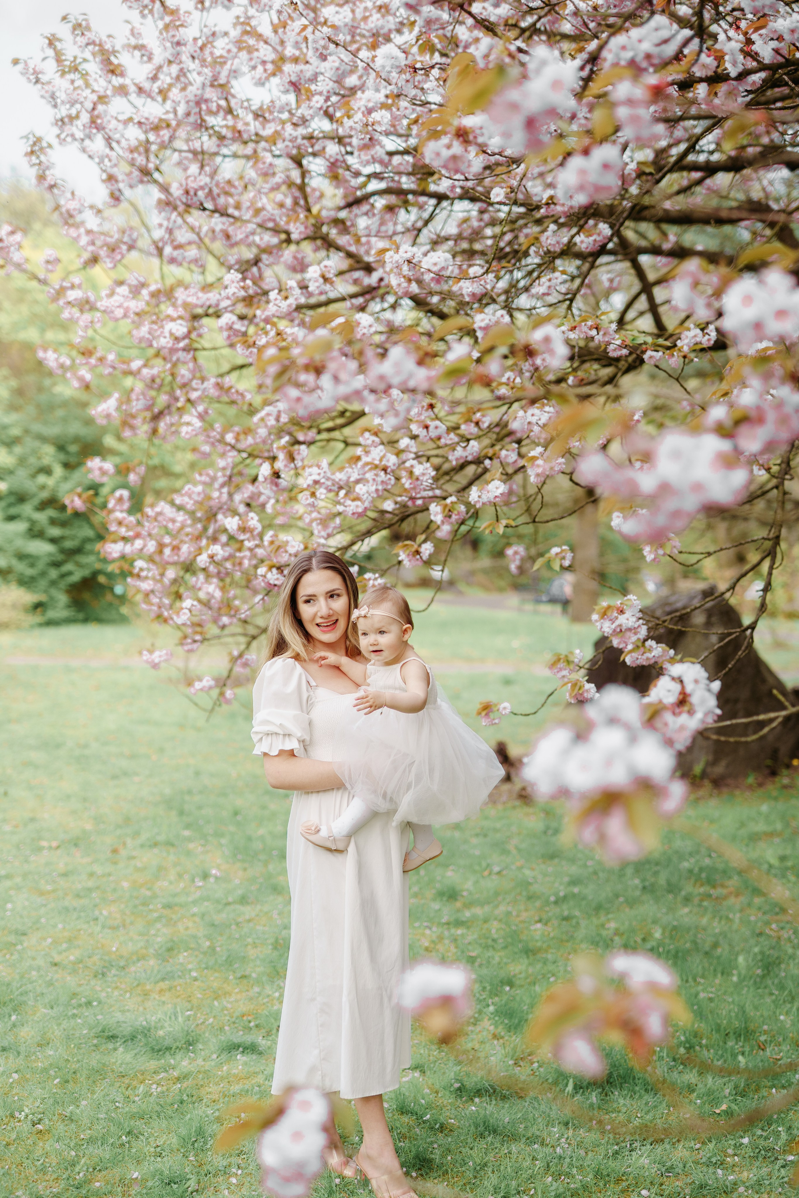 Sesja w plenerze. Fotograf Łódź - sesja ciążowa, noworodkowa, dziecięca. Studio w Łodzi