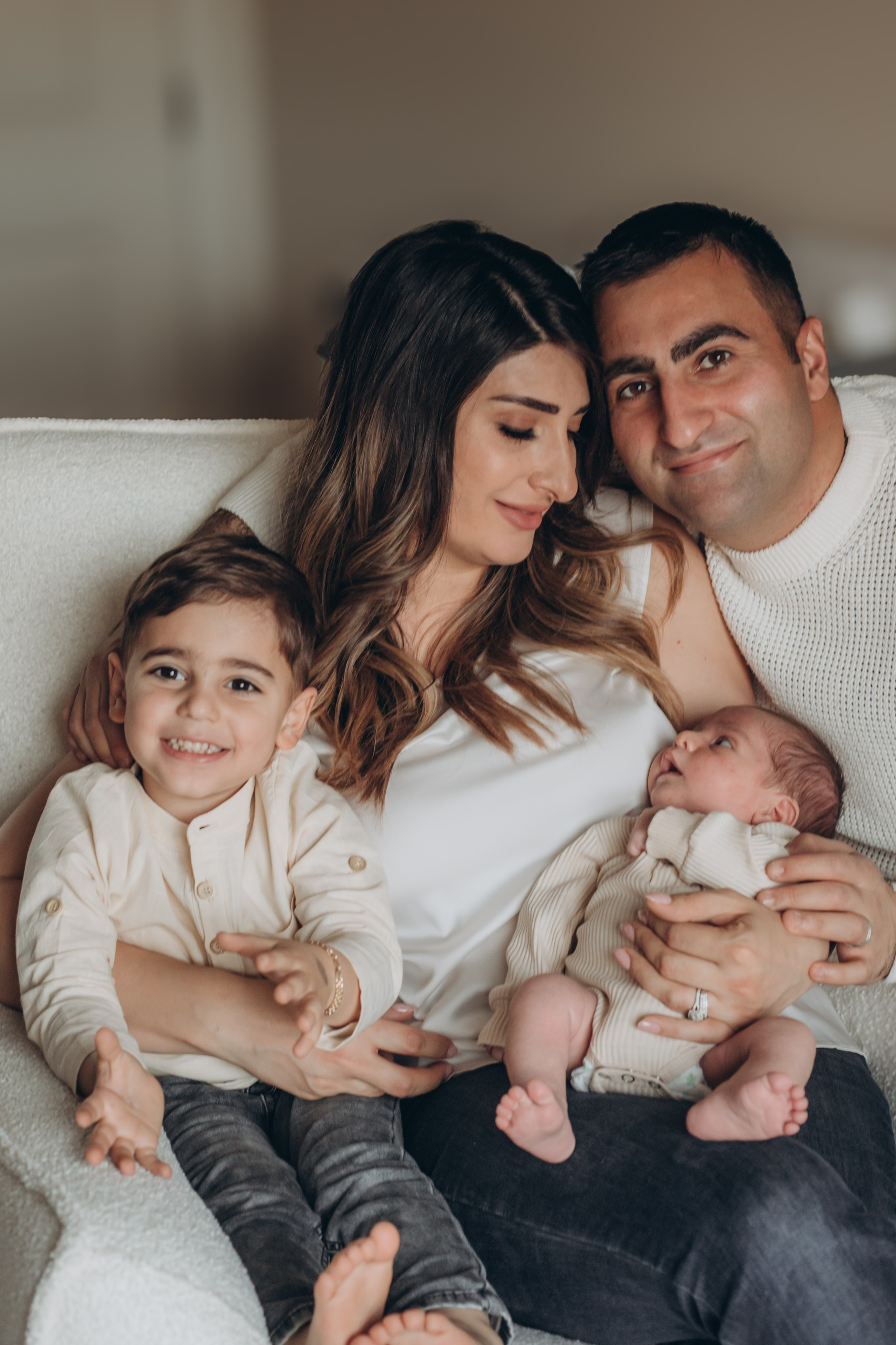 Newborn, Baby with Family. Family and children’s lifestyle photographer Elena Tumanova