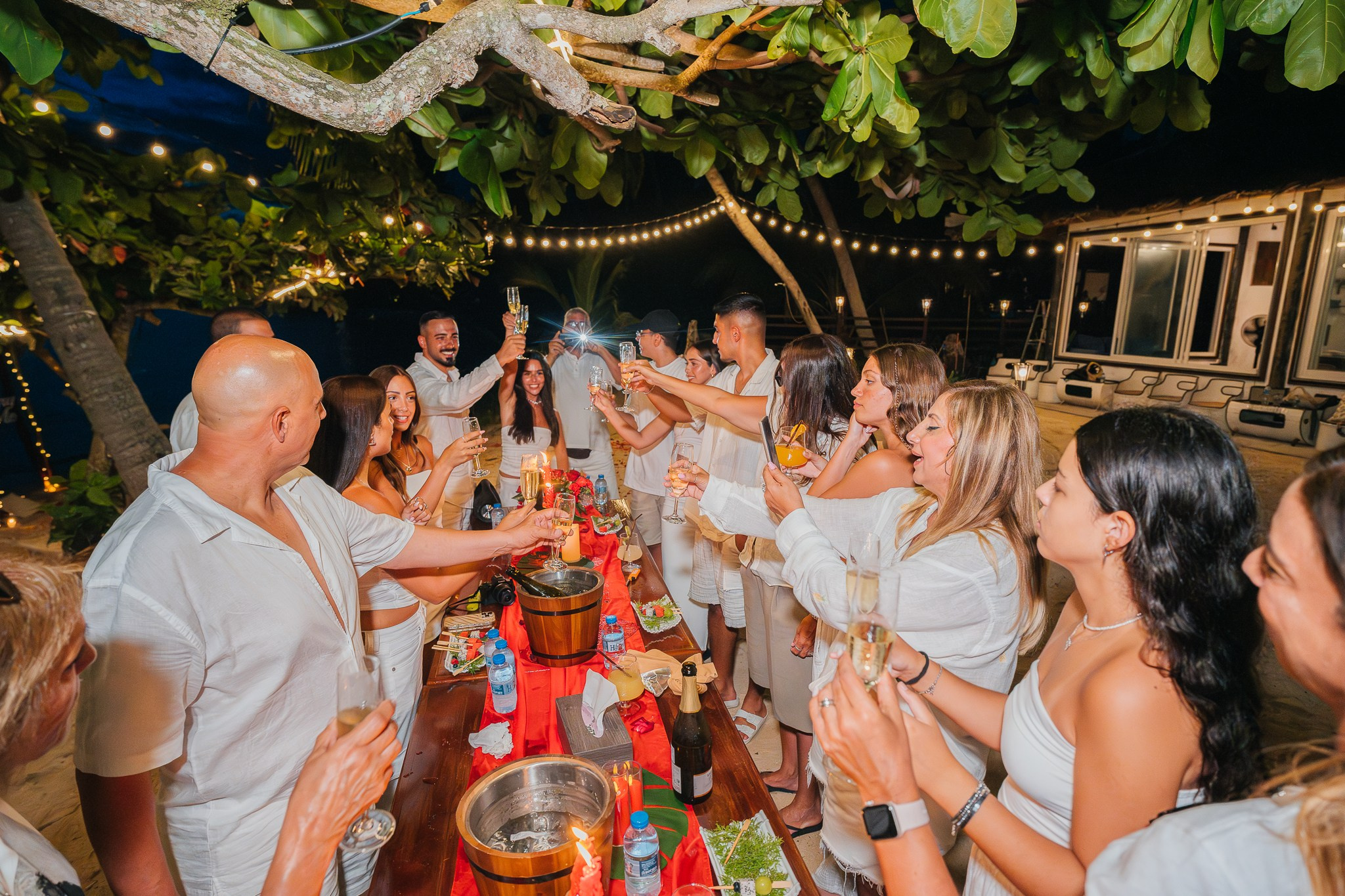 Invite friends. Romantic proposal on Koh Samui, Thailand