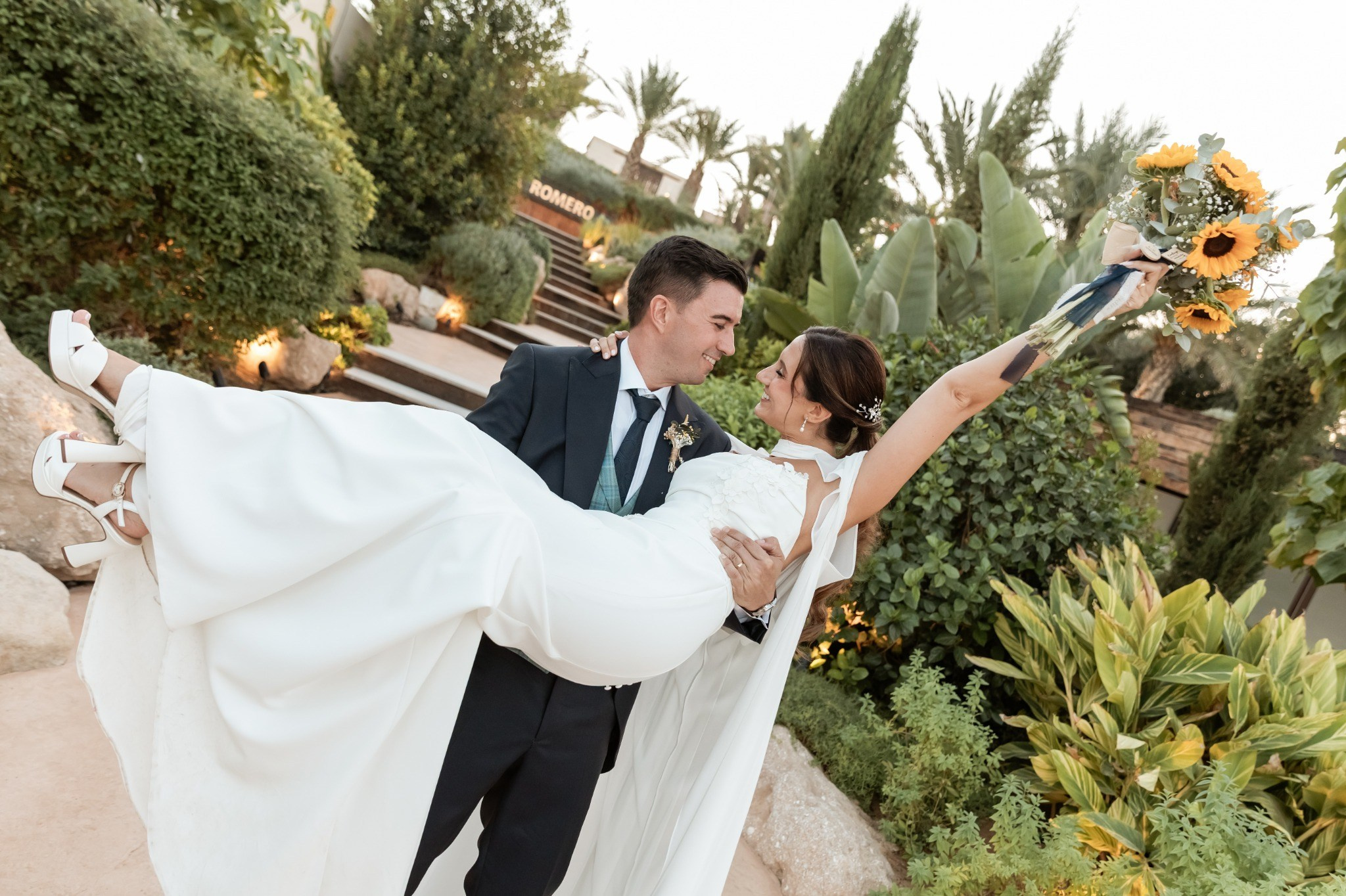 Boda de Antonio y Miriam en Cova Romero, Elche | Ramoné Fotografía
