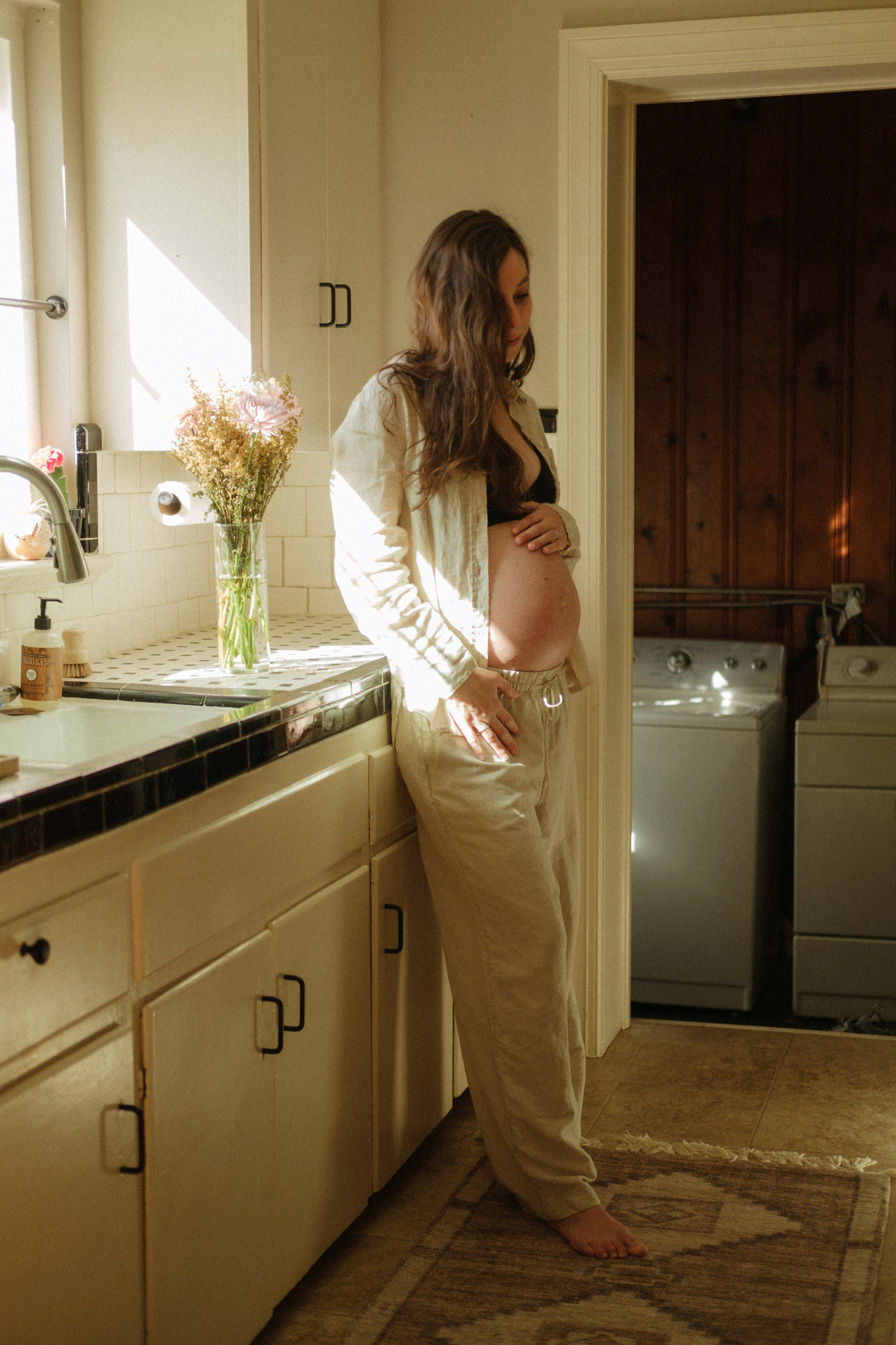 Maternity Photography Portfolio | Artistically capturing pregnancy in Richmond, VA. Family Photographer Richmond VA | Anna Dobrovolskaia