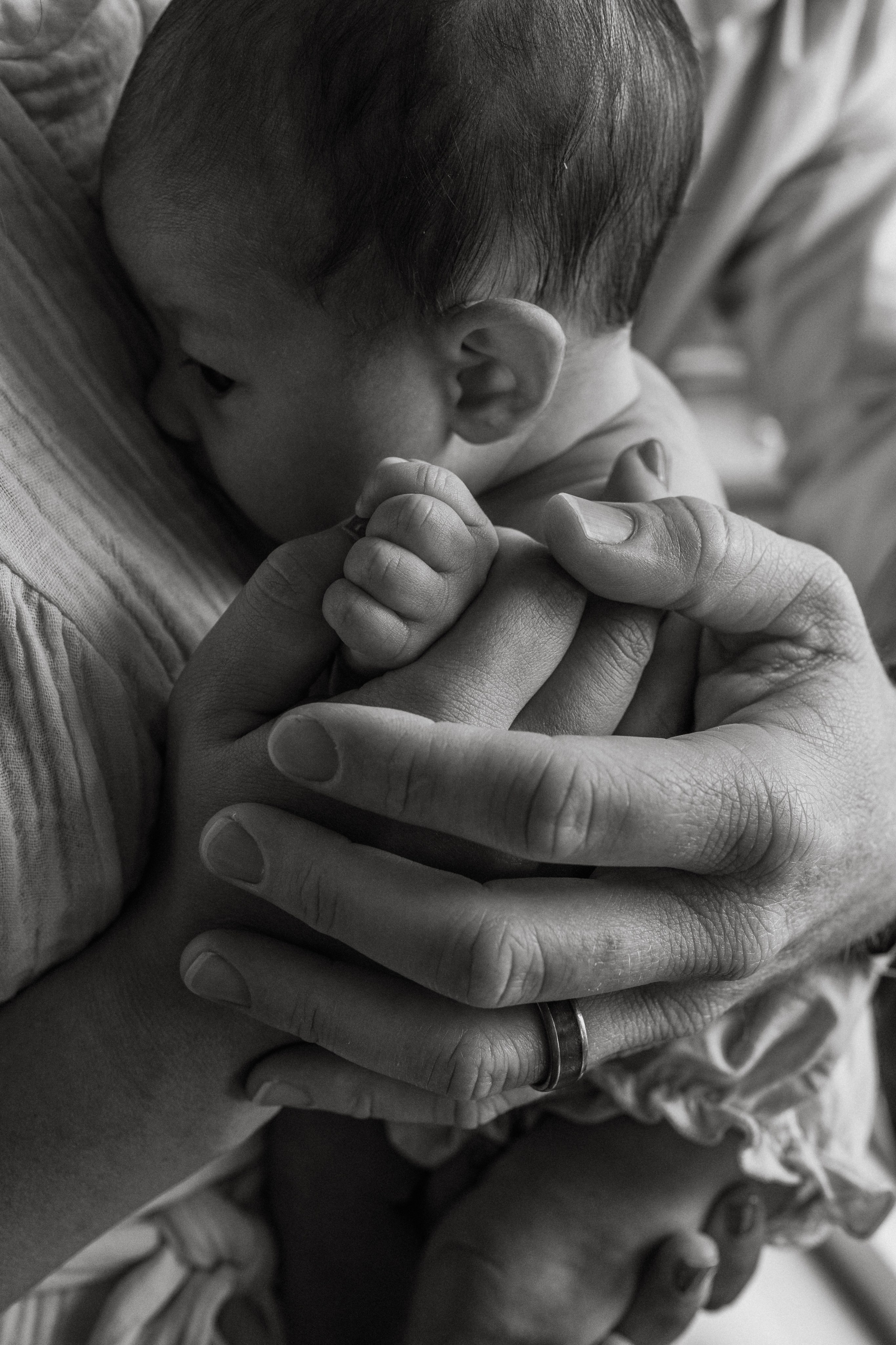 Newborn Photography with Parents – Gentle & Loving Moments. Alisa Tant — Family and newborn photographer Bucks County, Montgomery county, Philadelphia, NJ