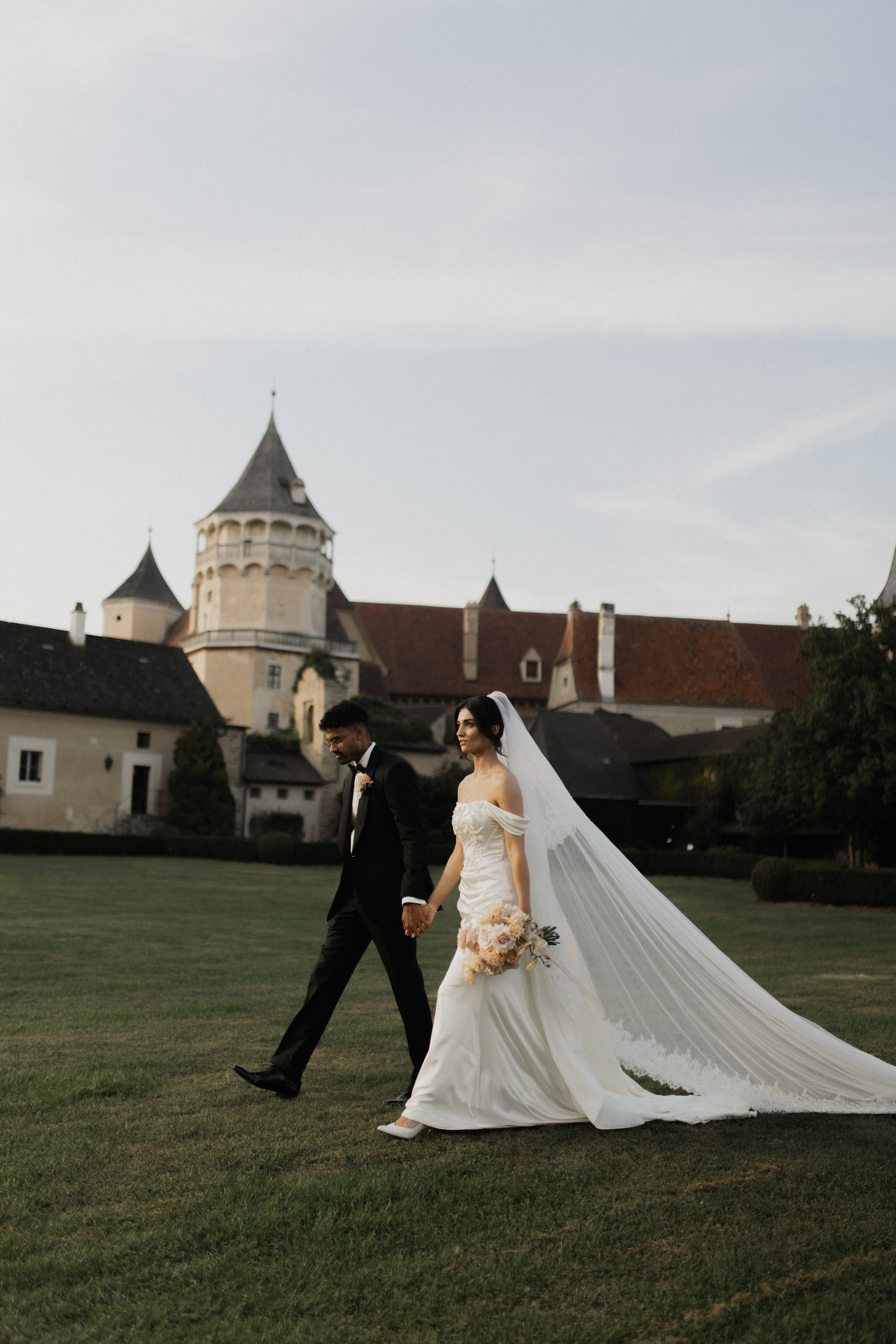 Elegant Castle Wedding in Austria | Alwin & Ruth’s Fairytale Celebration. Wedding photographer and videographer based in Timisoara, Romania