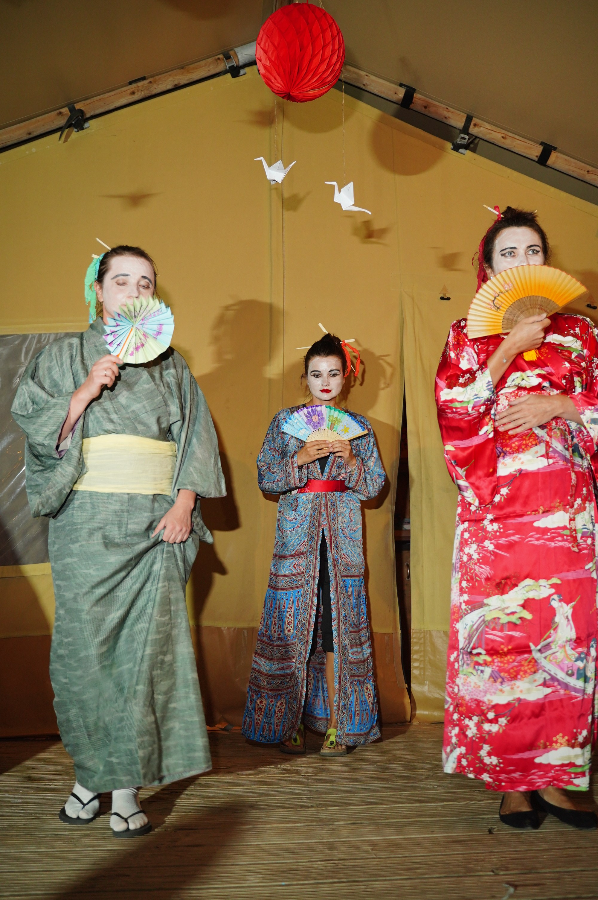 NEW РОДИТЕЛЬ И ПОДРОСТОК. Семейные лагеря в Европе с Ниной Янечковой и Ириной Зиновьевой