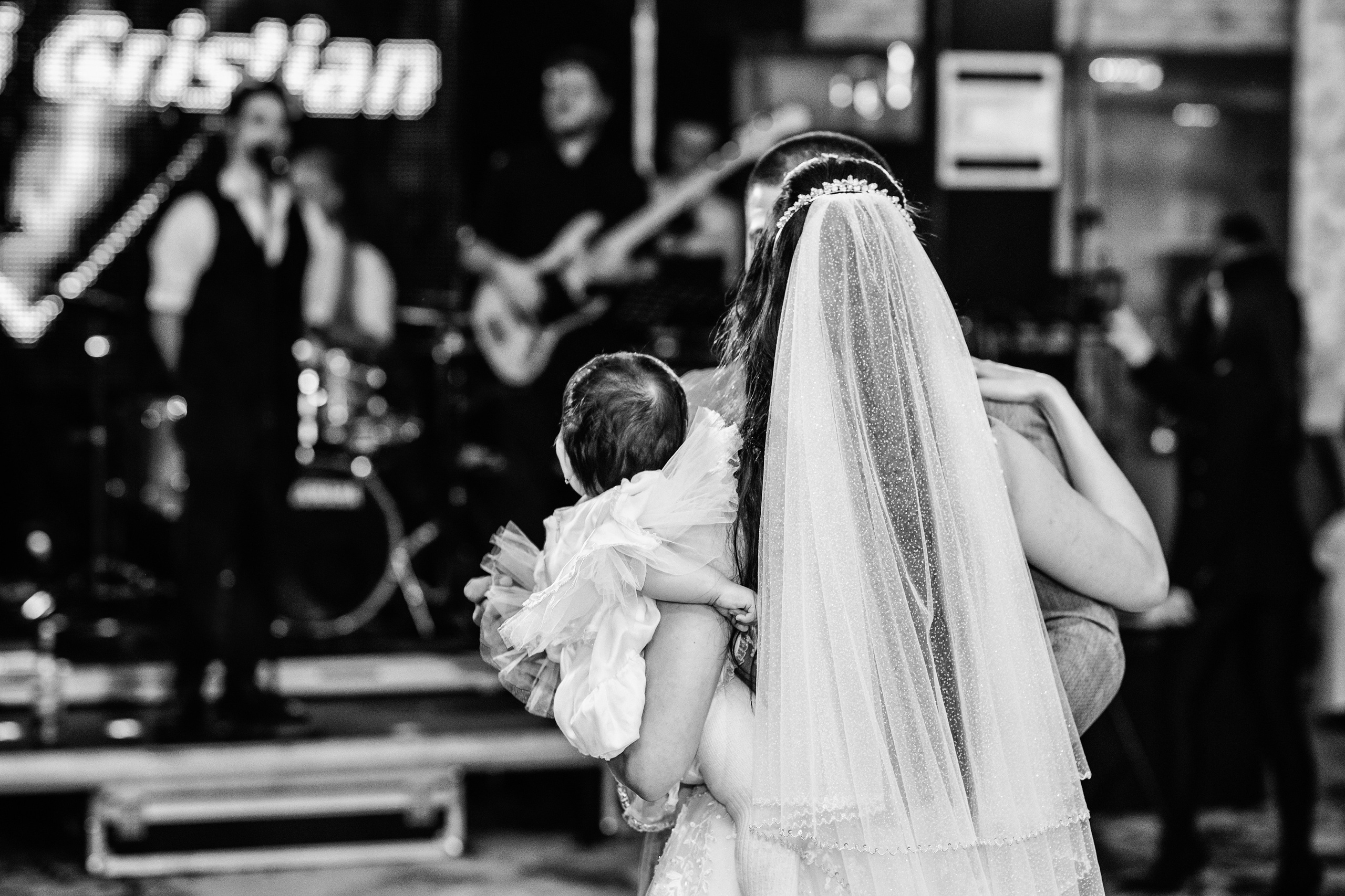 Elena & Cristi. Acasă