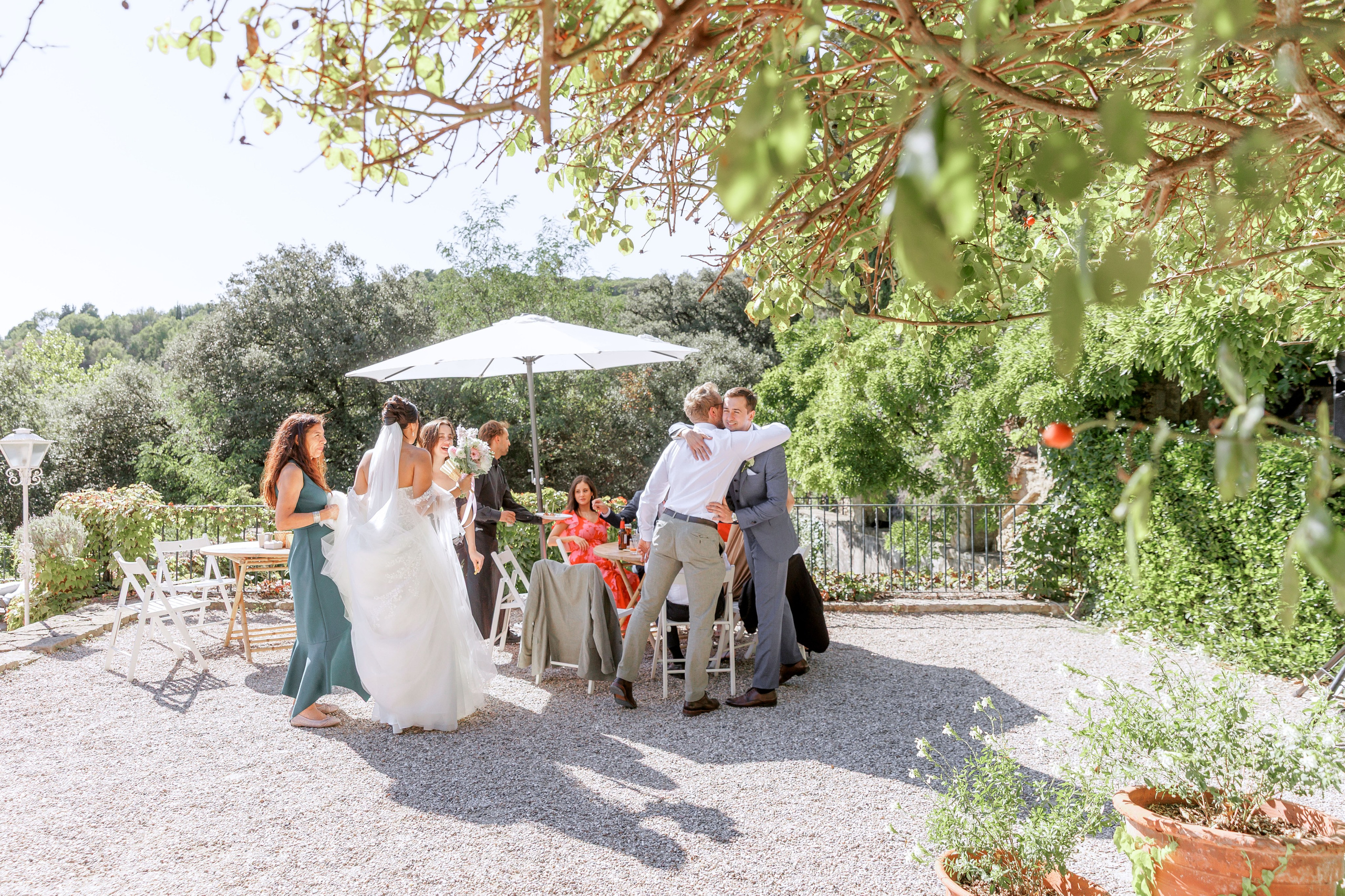 Candid wedding moment of the wedding in La Baronia, capturing genuine emotions and joyful interactions.