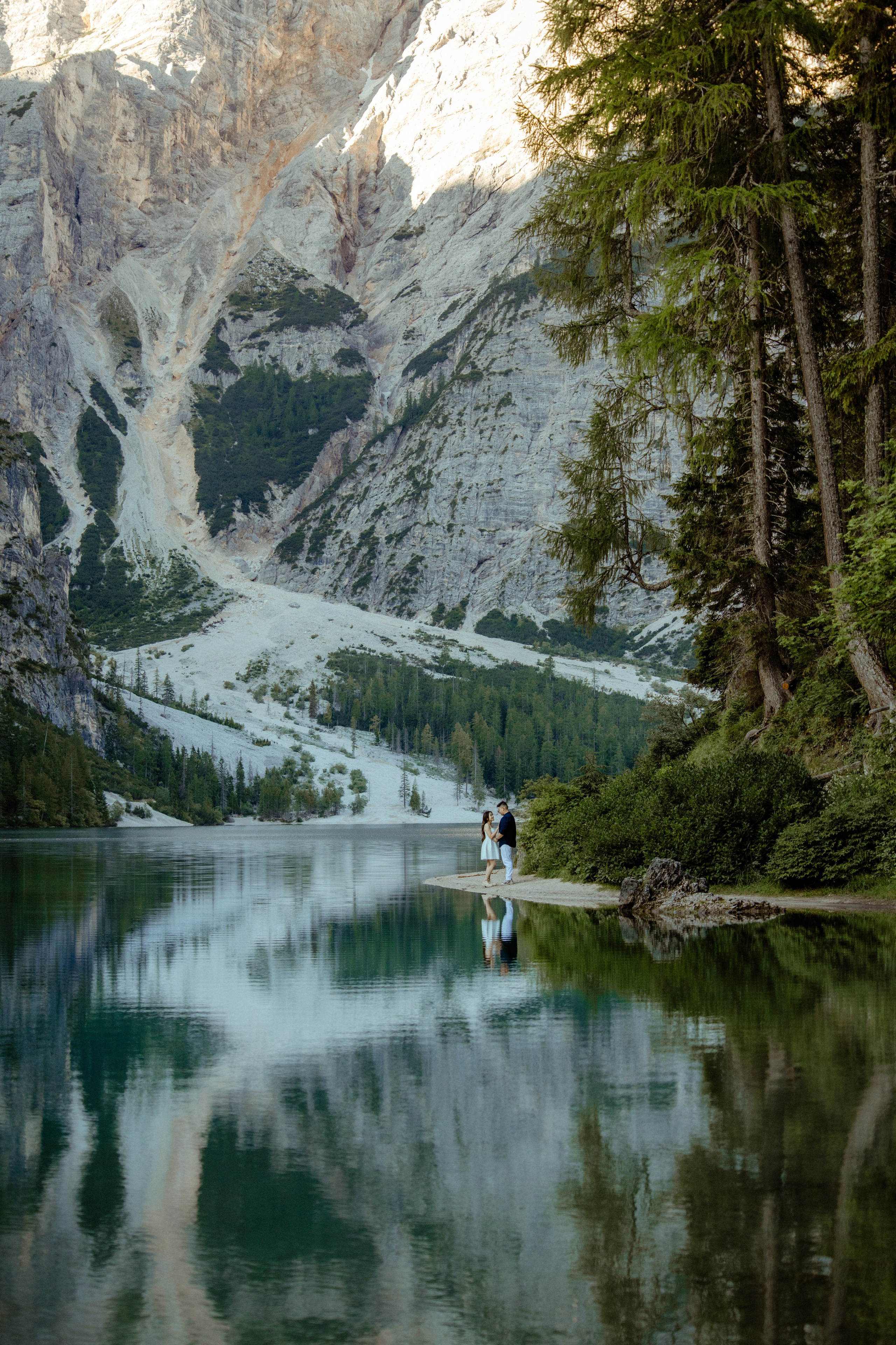 Sunrise proposal at Lago di Braies | Dreamy engagement in the Dolomites. Iceland elopement photographer & videographer