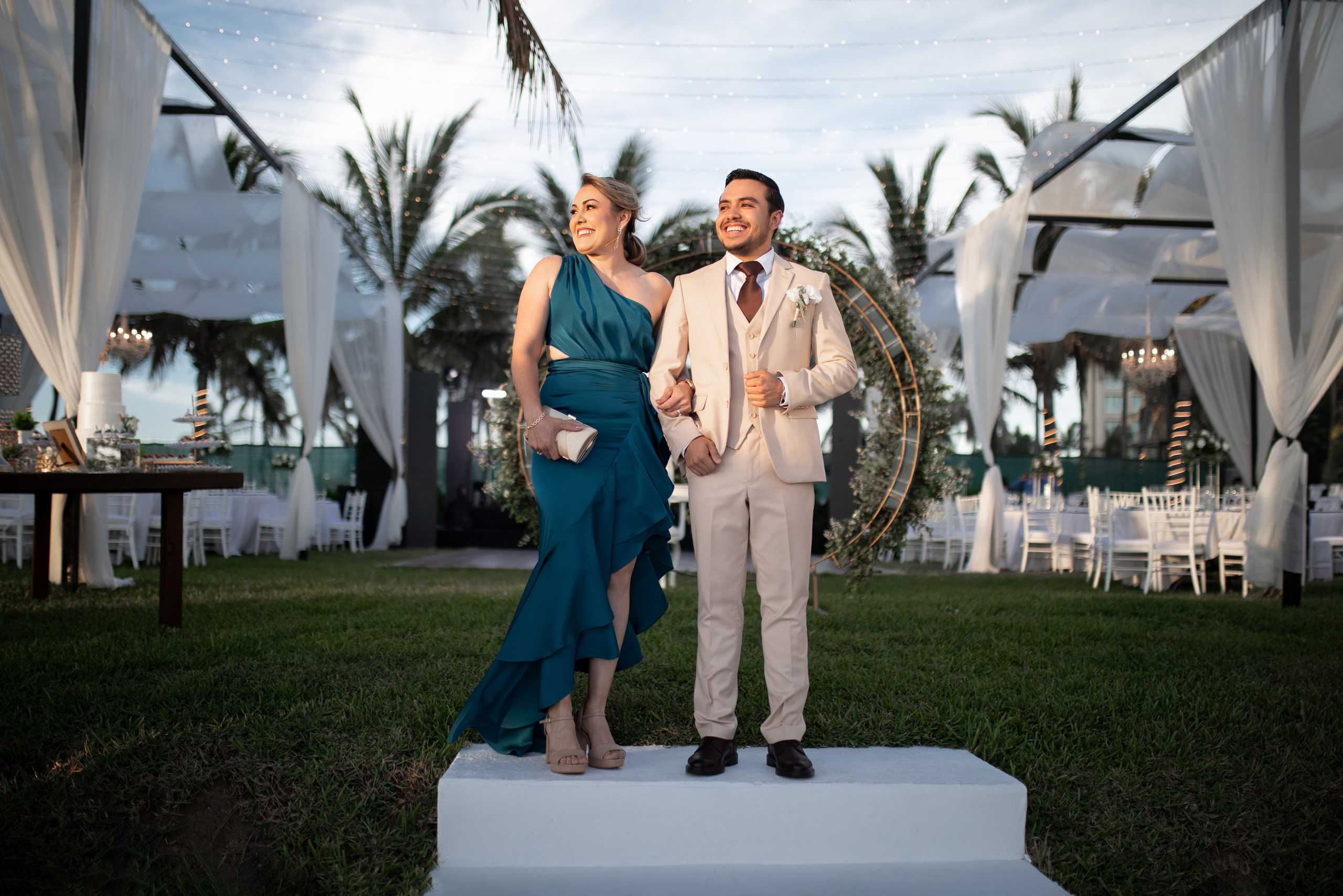 Photography and video for your wedding. Victoria Castellanos. Photographer in Mazatlán
