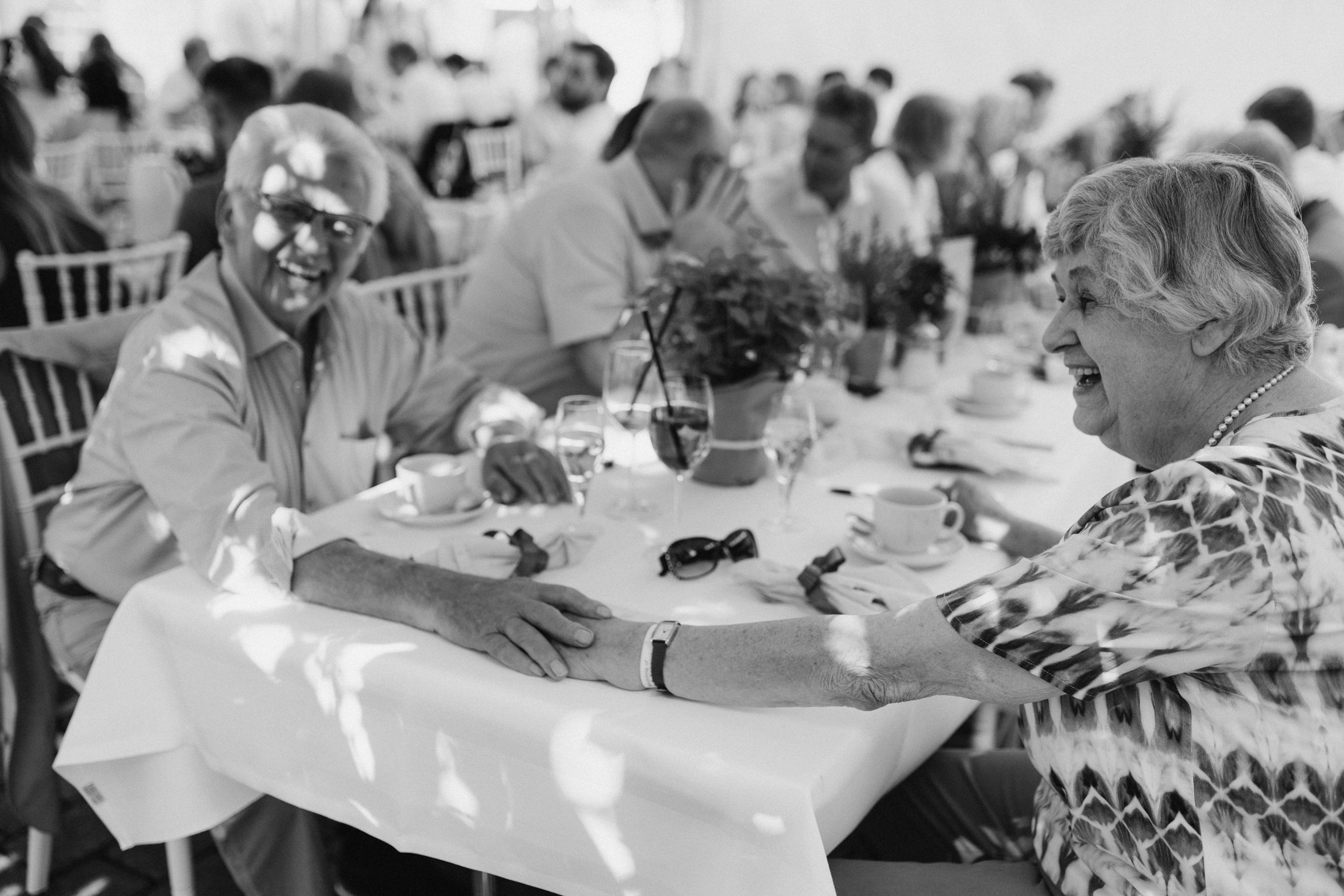 Freie Trauung Lara & Yannick | Landhaus Odaia | Fotograf Würzburg. Anna Saribekyan – Beste Hochzeitsfotografin in Würzburg, Top 10 in Deutschland