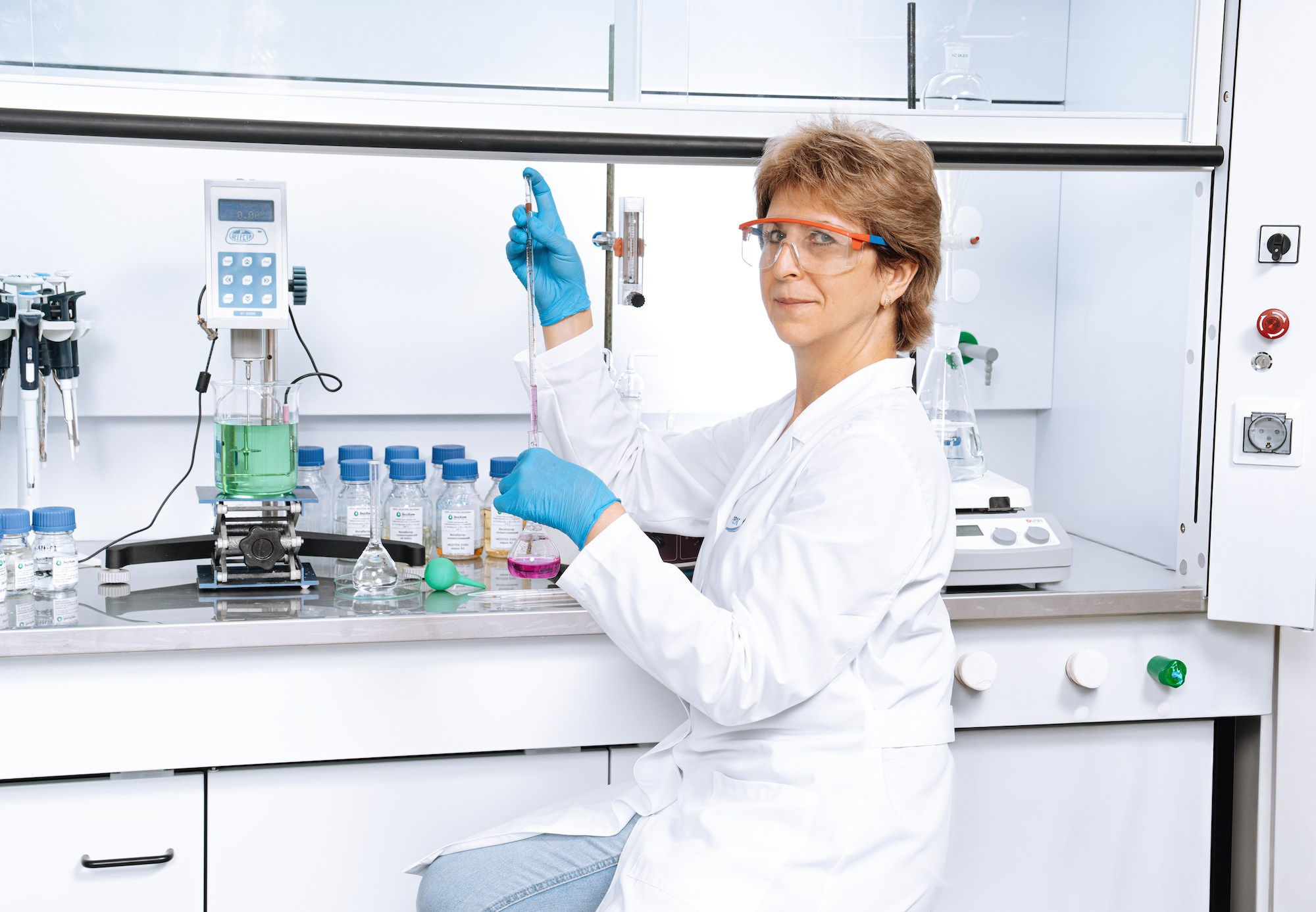 Фотосъёмка для химической лаборатории в Москве| Портреты сотрудников и процессы. Портретный фотограф в Москве — личные и бизнес-задачи | Денис Карелов