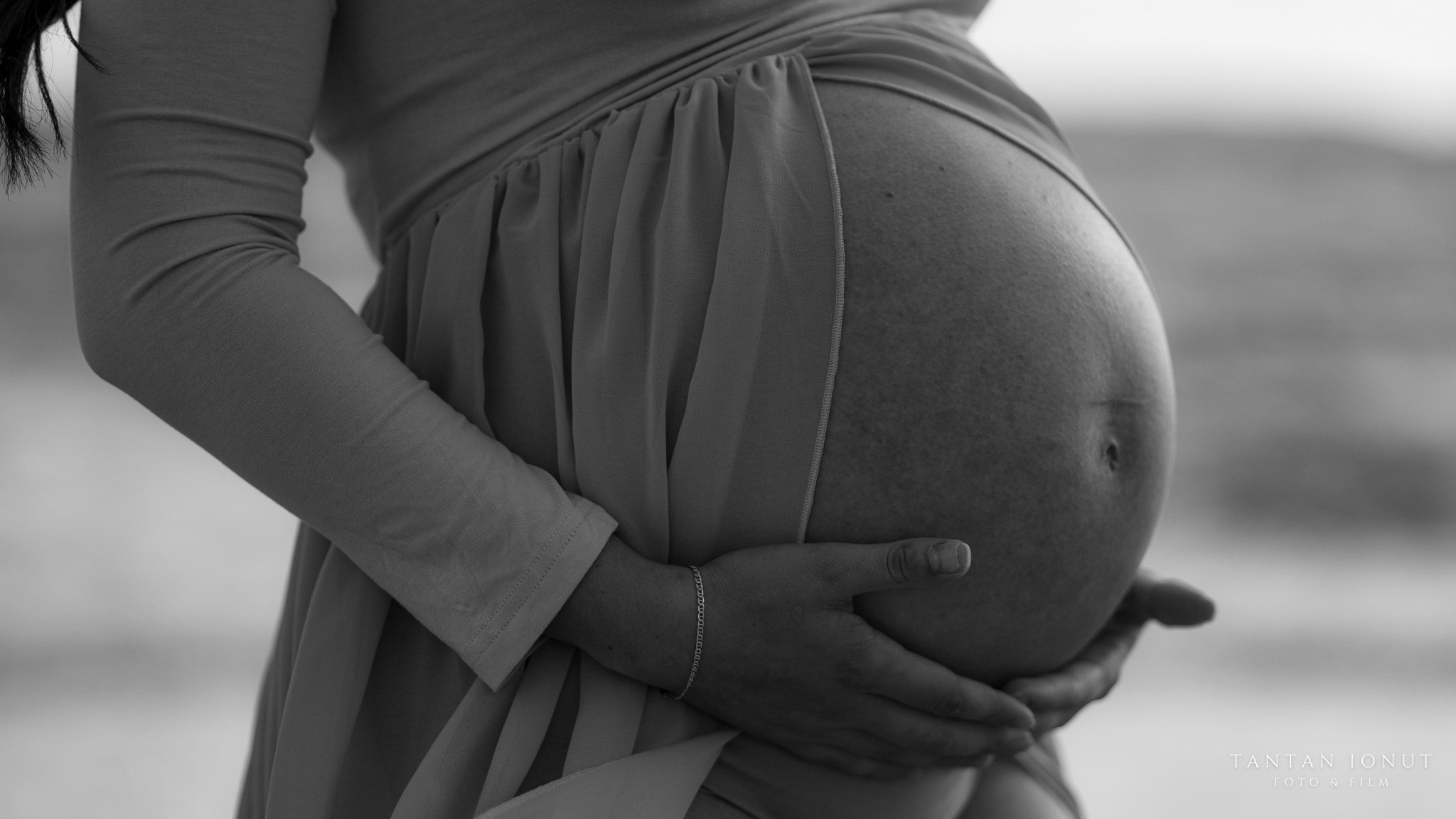 Sedinta foto maternitate — emotie si feminitate inainte de nastere. TANTAN IONUT FOTO & FILM