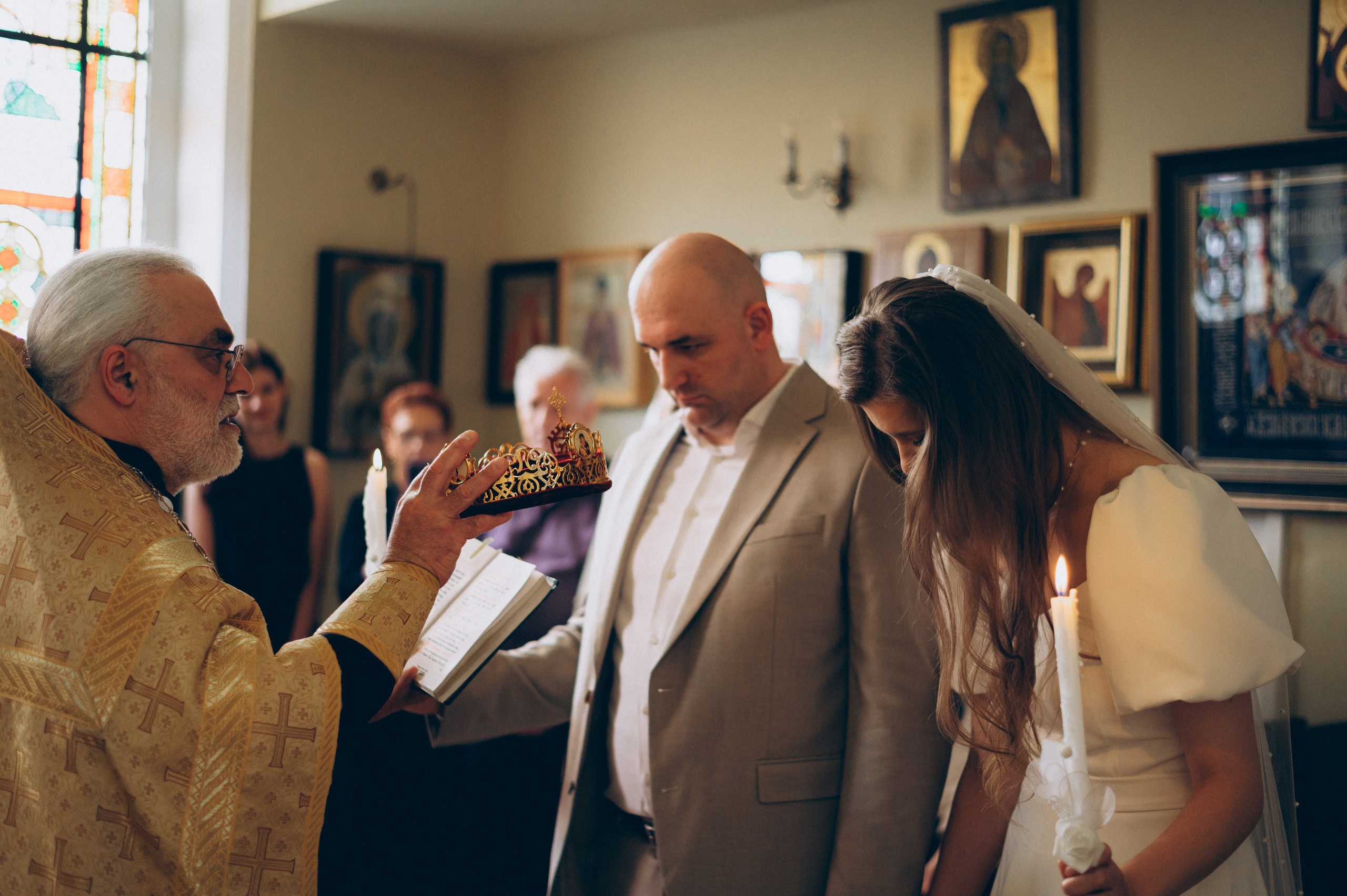 Hochzeitsfotografie bei einer kirchlichen Trauung – voller Gefühl, Spiritualität und Ästhetik