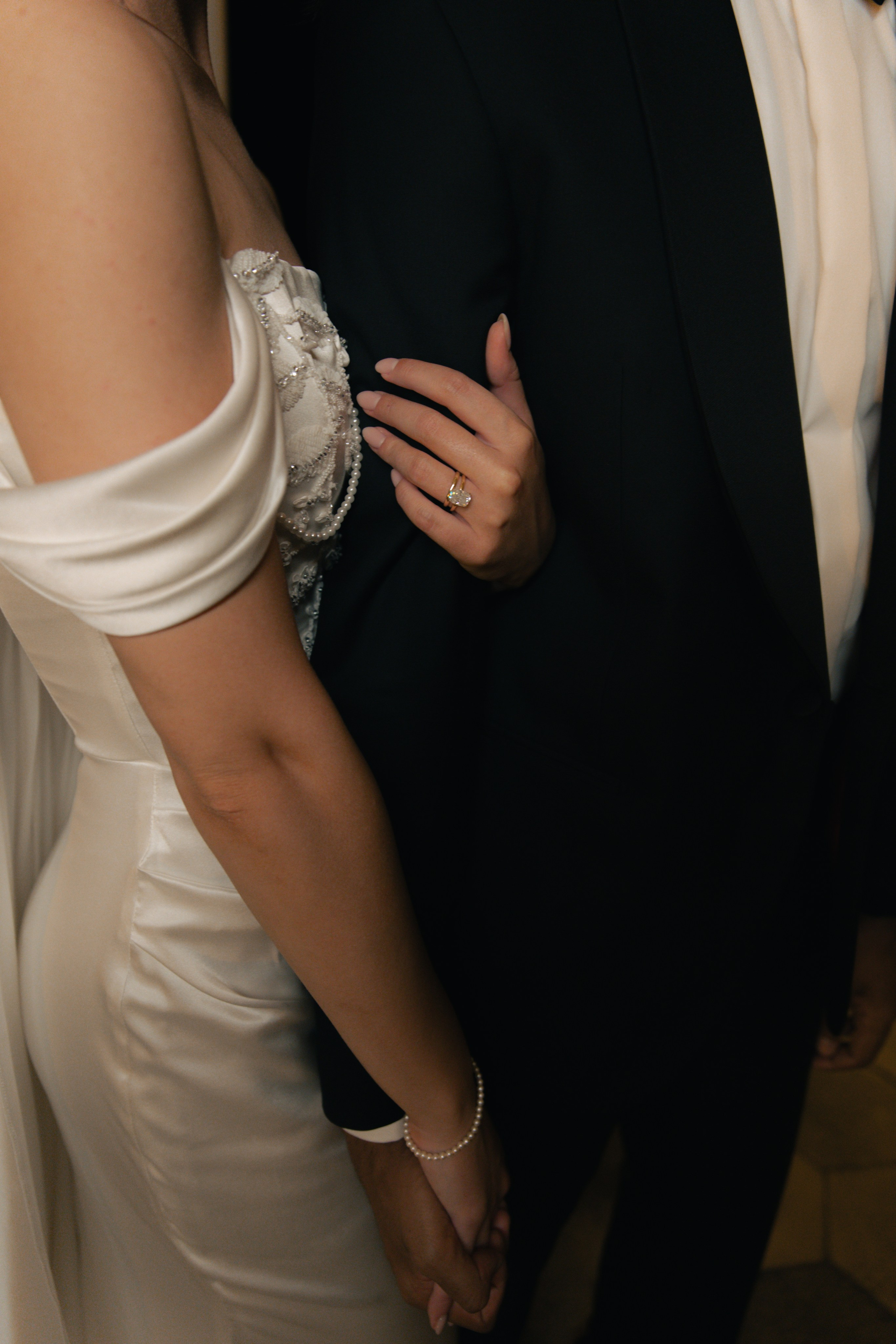 Alwin & Ruth’s wedding at Schloss Rosenburg, featuring a romantic ceremony, stunning castle backdrops, and an unforgettable reception.