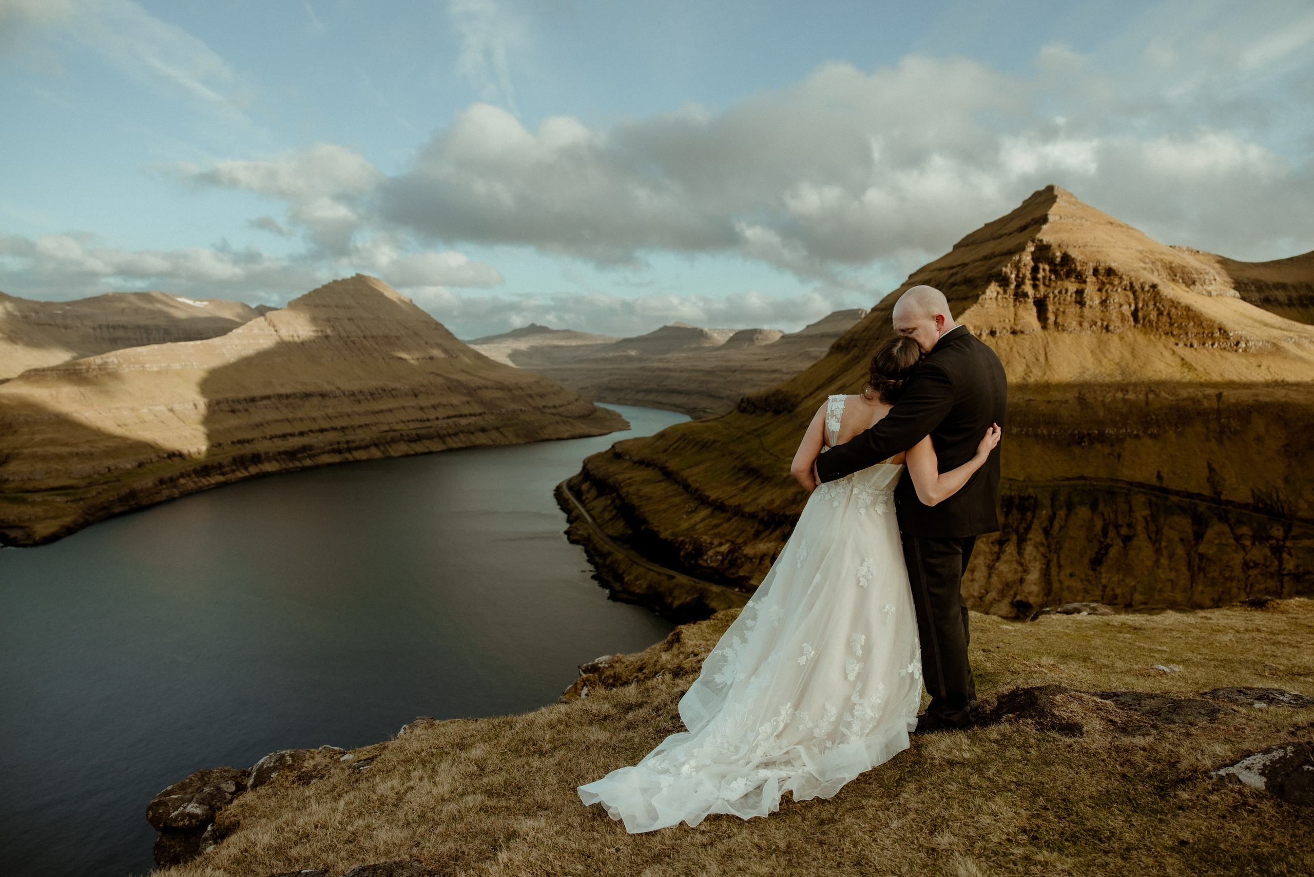 Faroe Islands elopement | Adventure wedding in Faroe Islands. Iceland elopement photographer & videographer