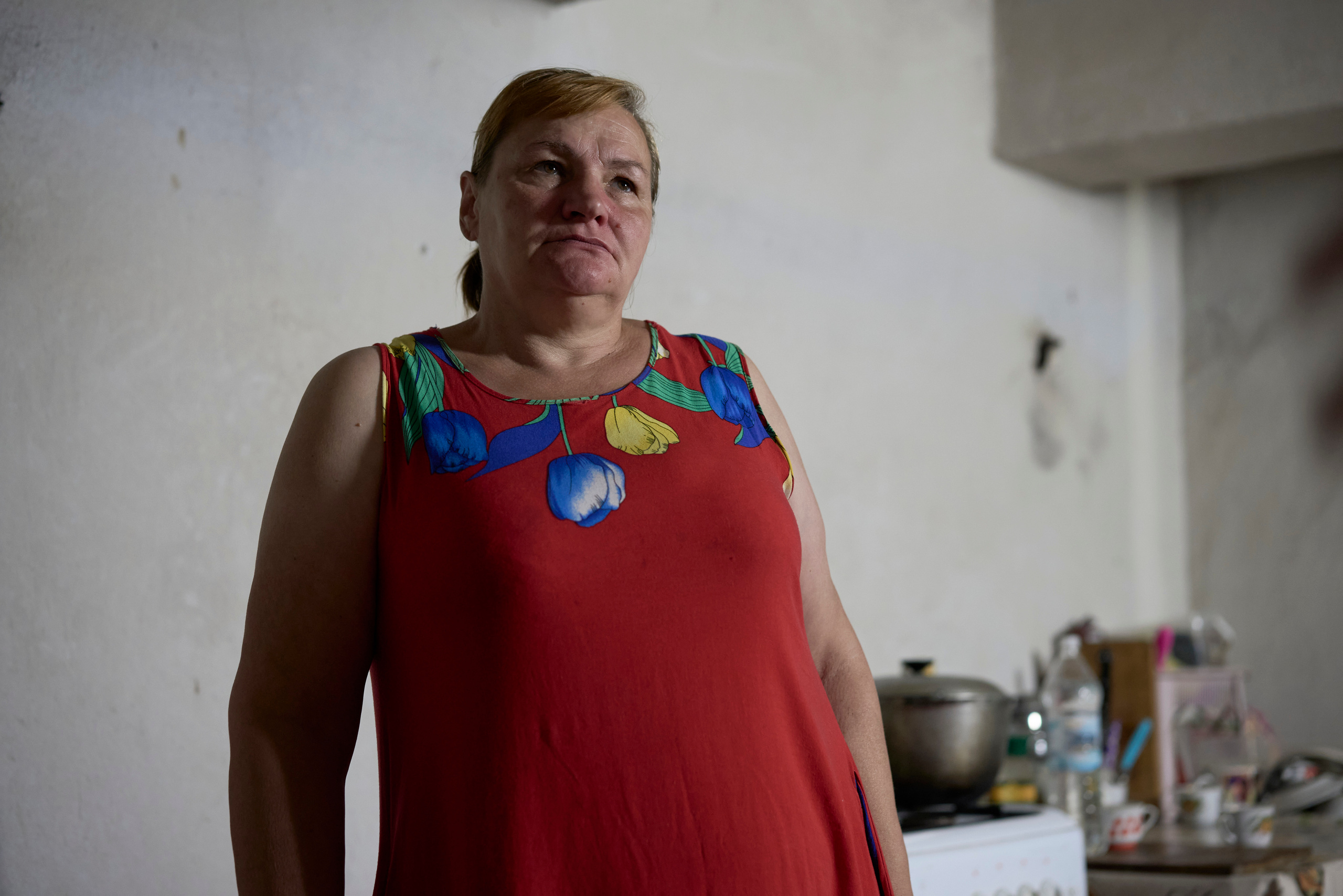 Svitlana Gindjul, mayor of Luch in the shelter.