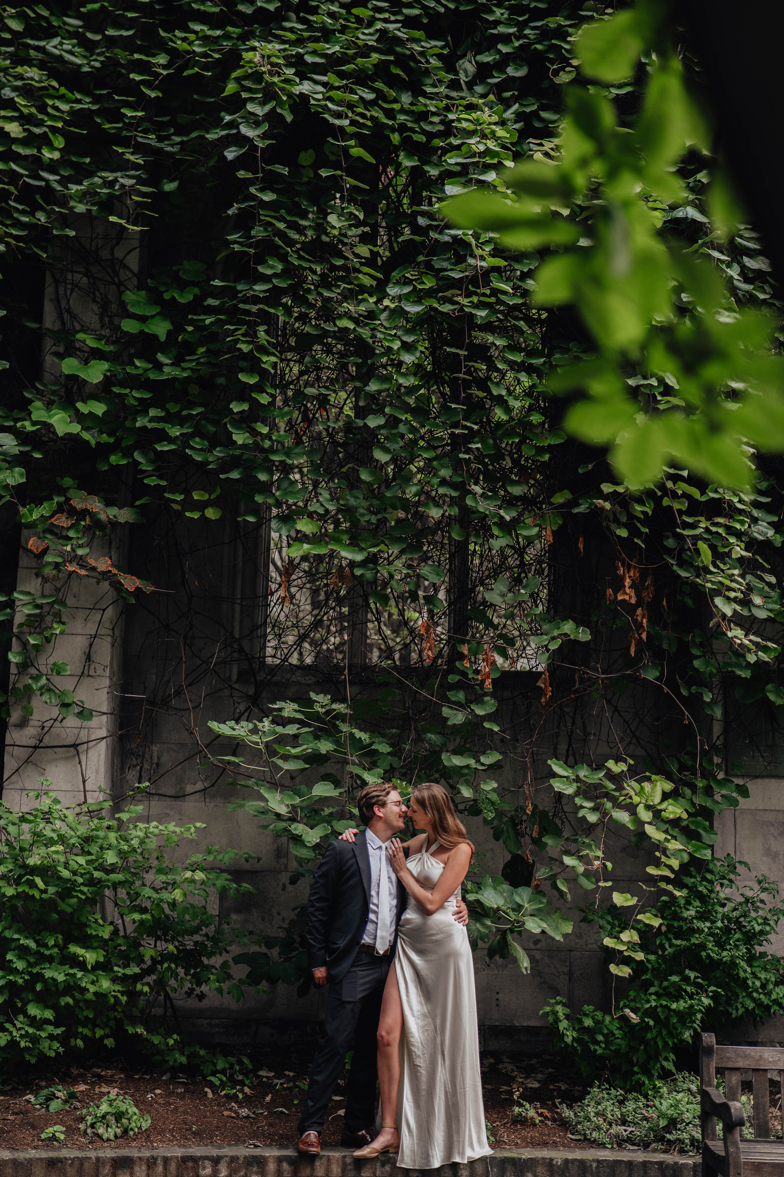 Love near Tower. Wedding and family photographer in London
