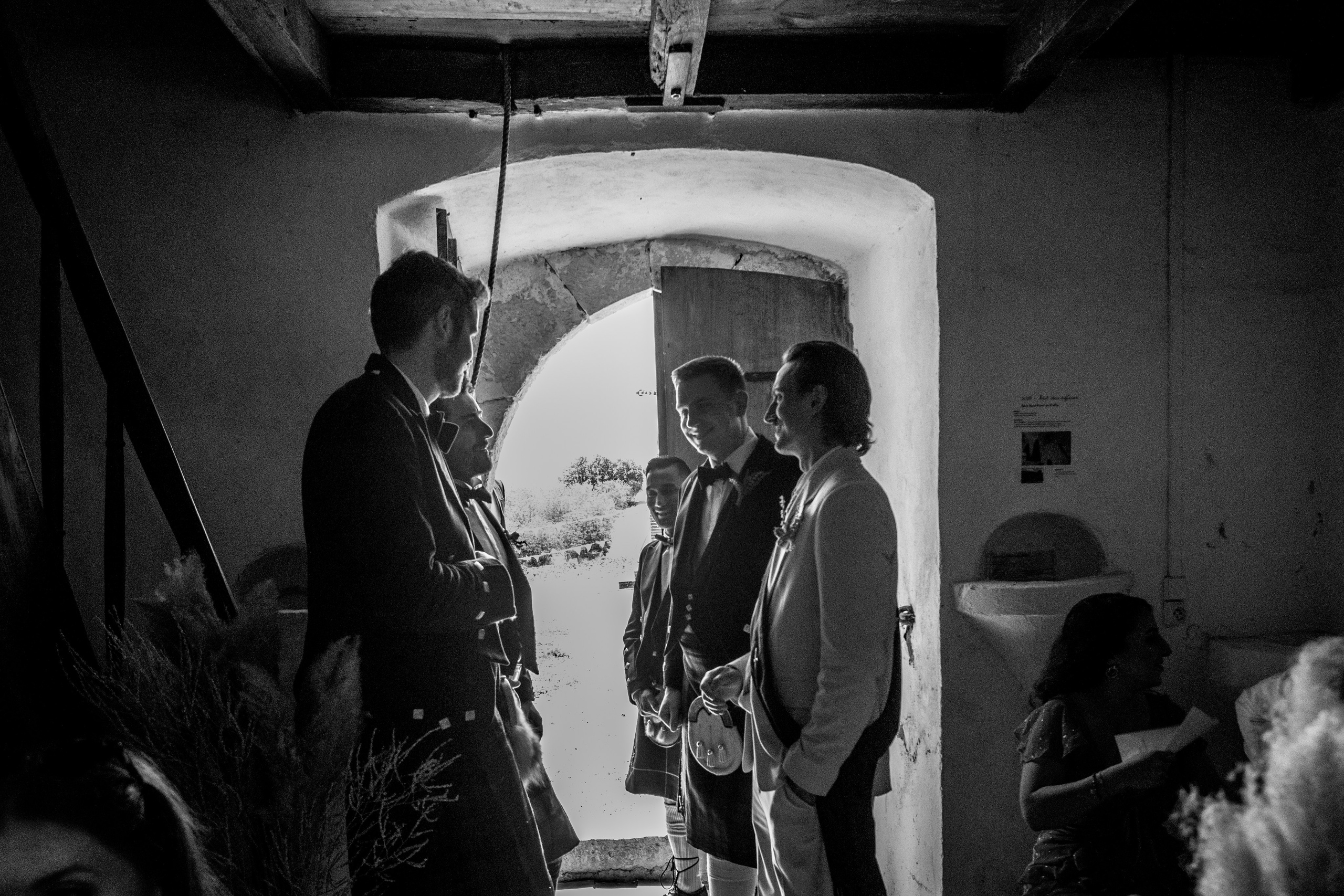 British — scottish wedding in Souquet Hall, Aquitaine, France. Eugénie Smirnova — your photographer in Toulouse and southwest France