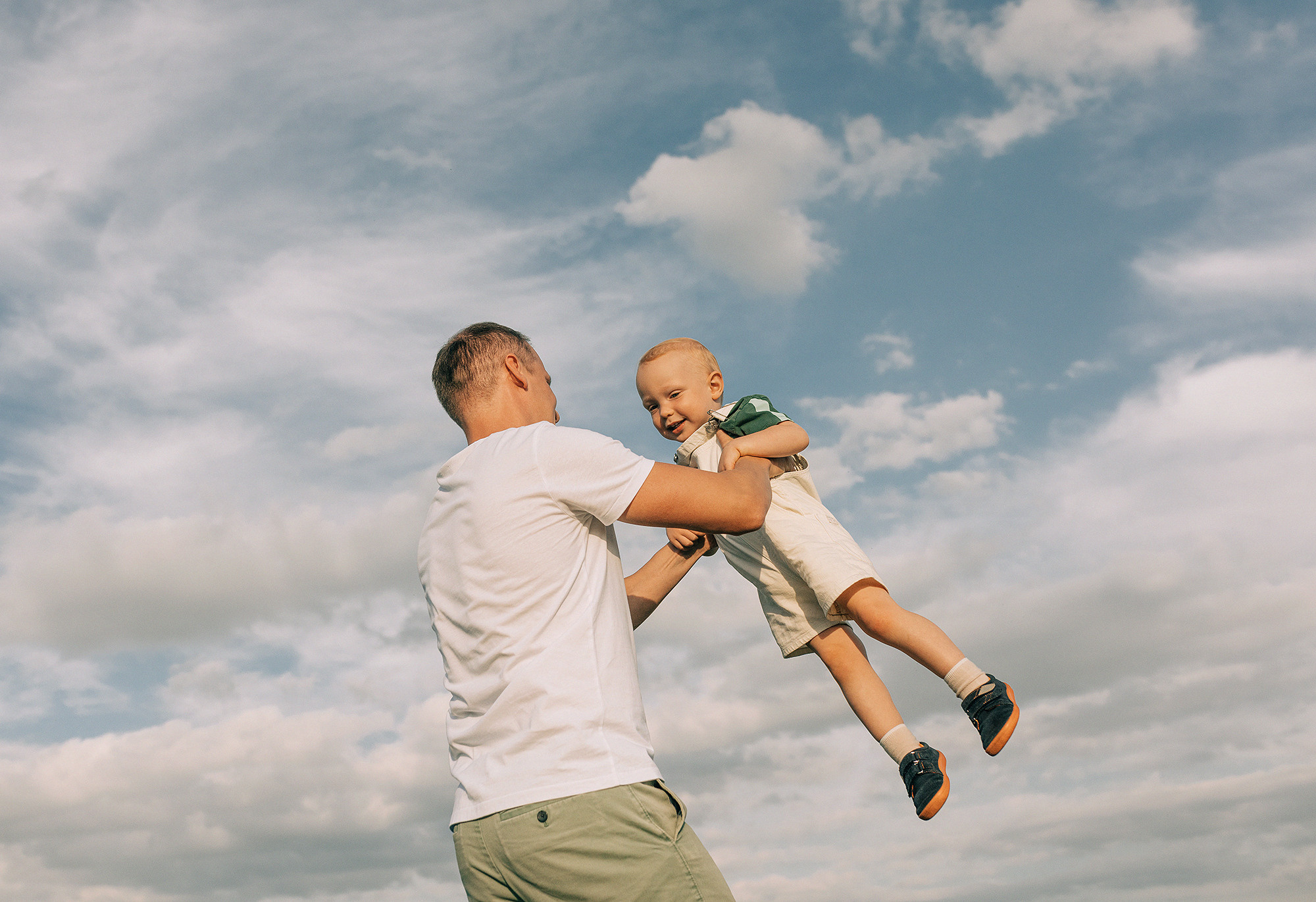 Таня, Андрей и Павел на вечерней прогулке. Rodinný a svatební fotograf v Praze